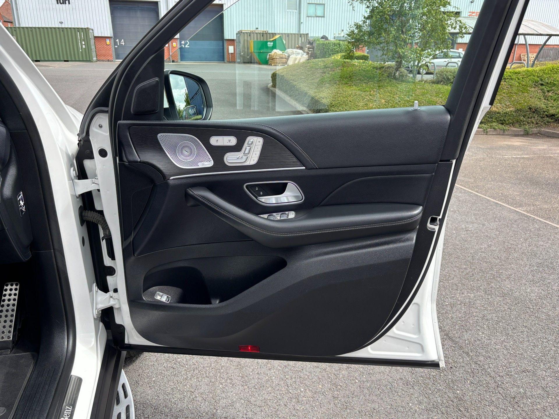 Mercedes-Benz Gle view 39