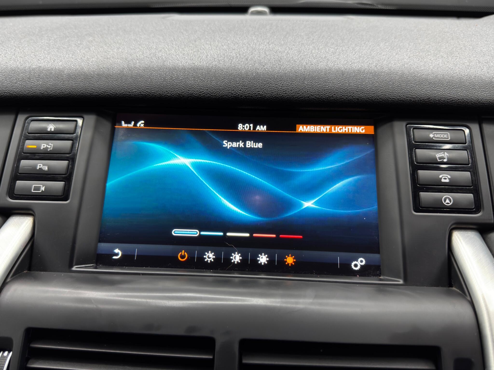 Land Rover Discovery Sport view 31