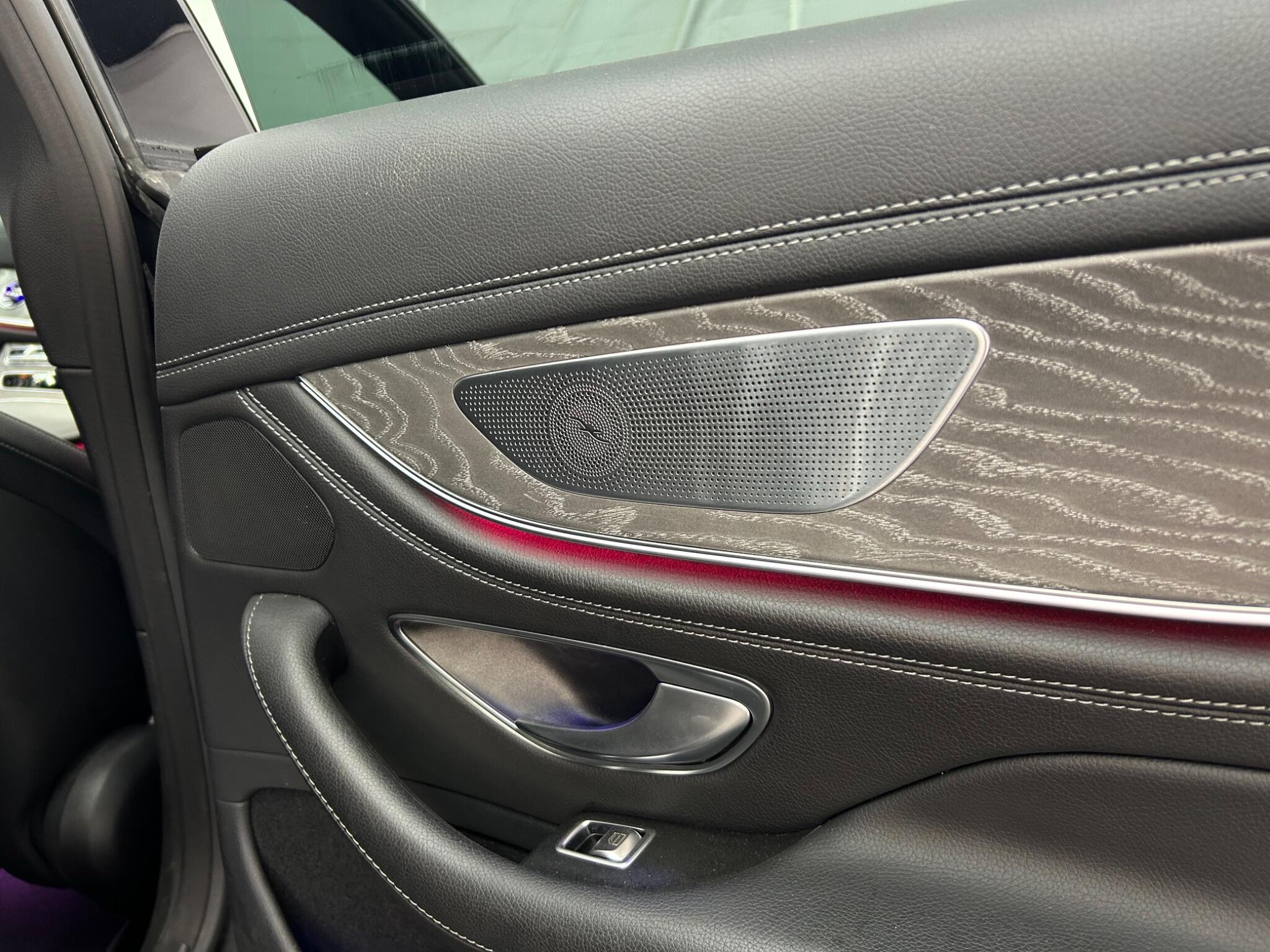 Mercedes-Benz CLS view 32
