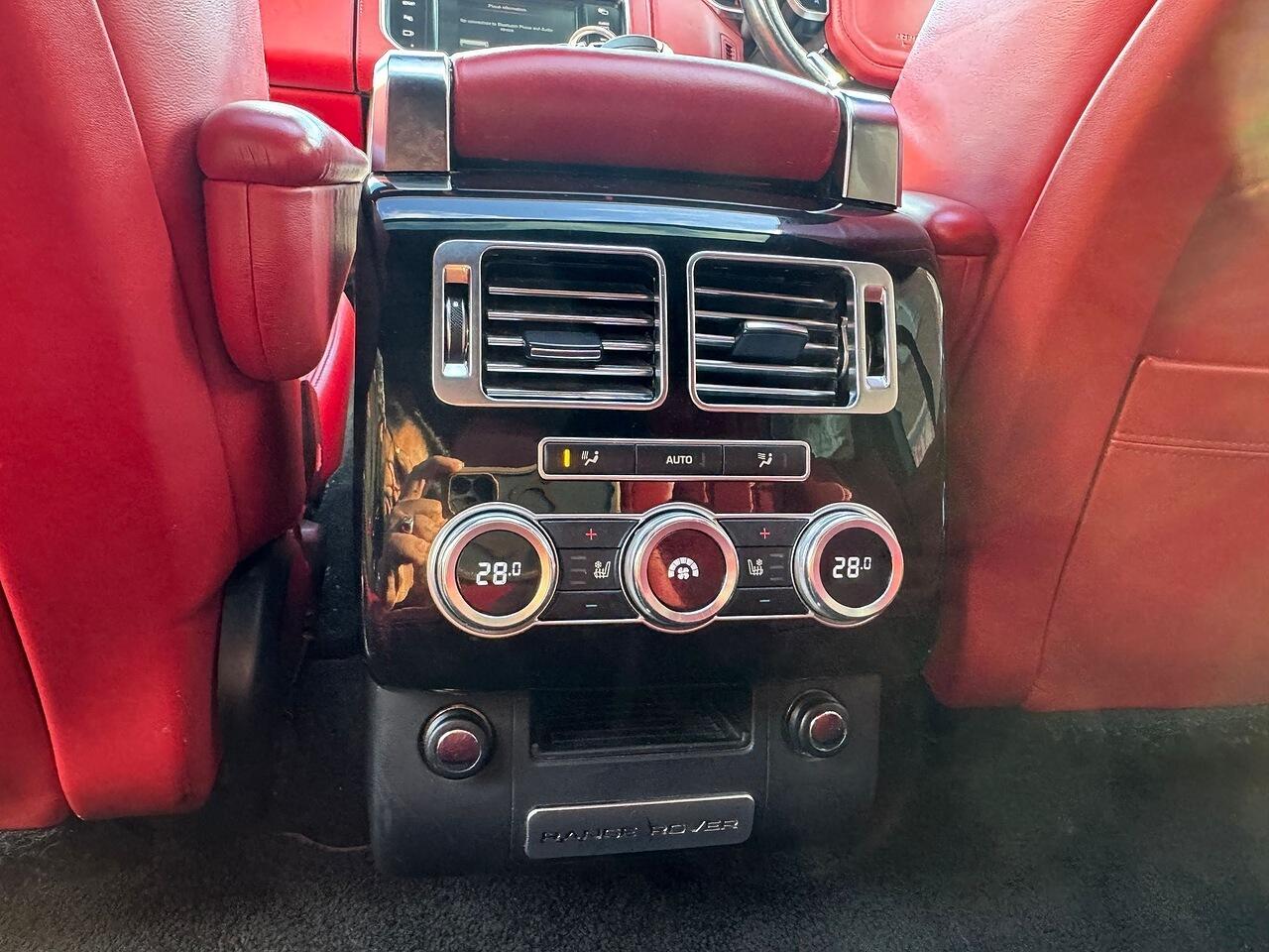 Land Rover Range Rover view 32