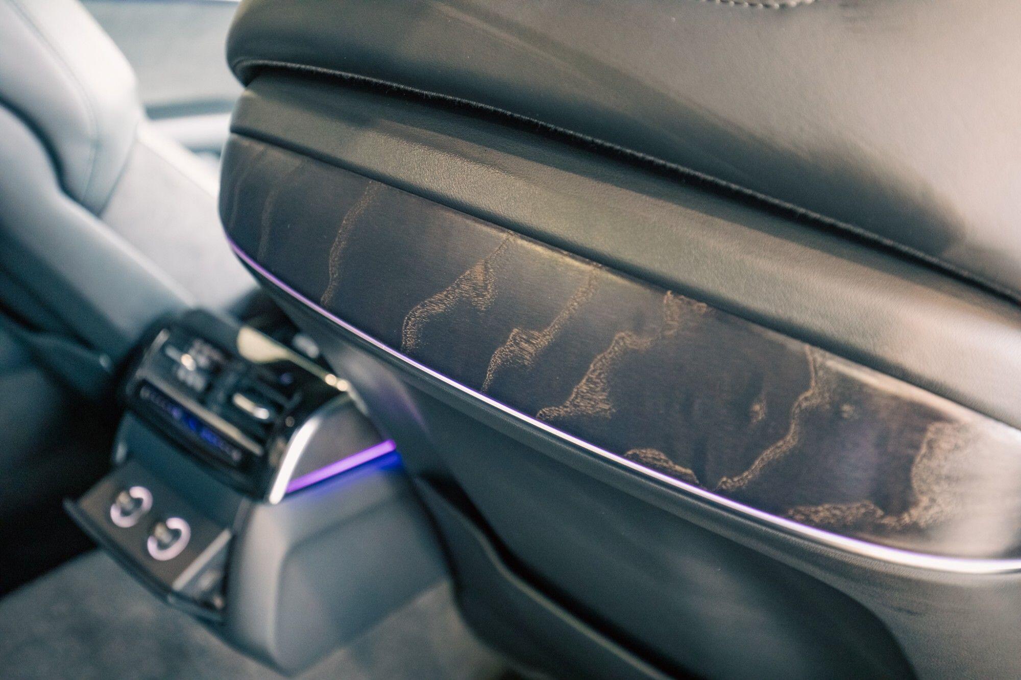 Audi A8 view 10