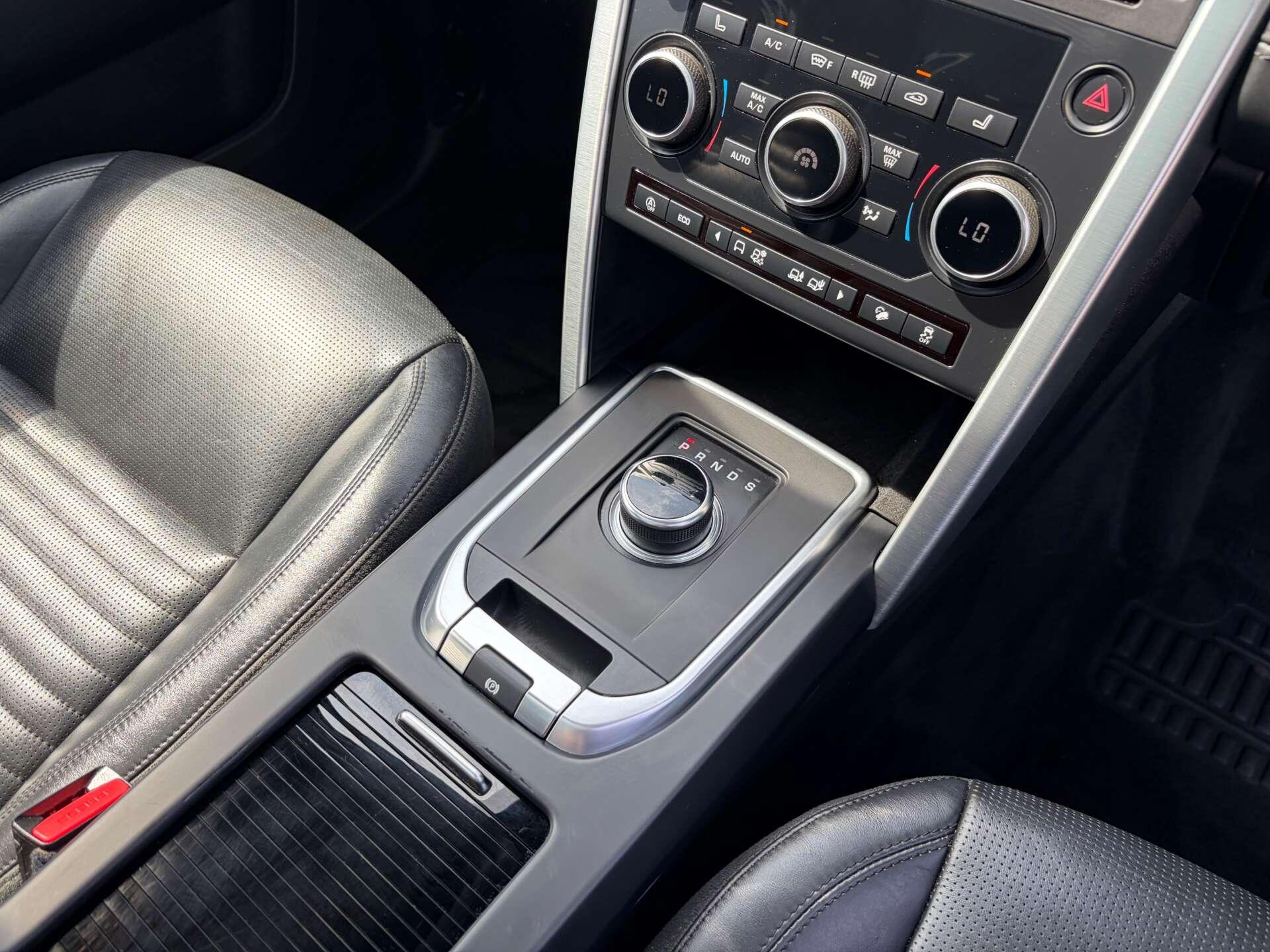 Land Rover Discovery Sport view 43
