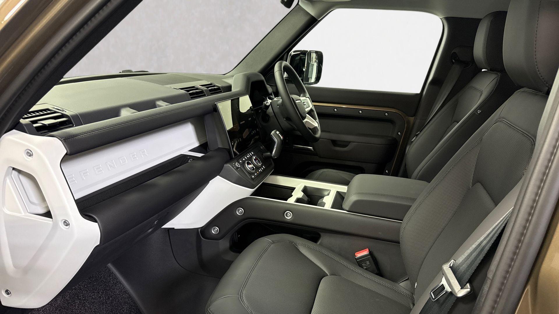 Land Rover Defender view 3