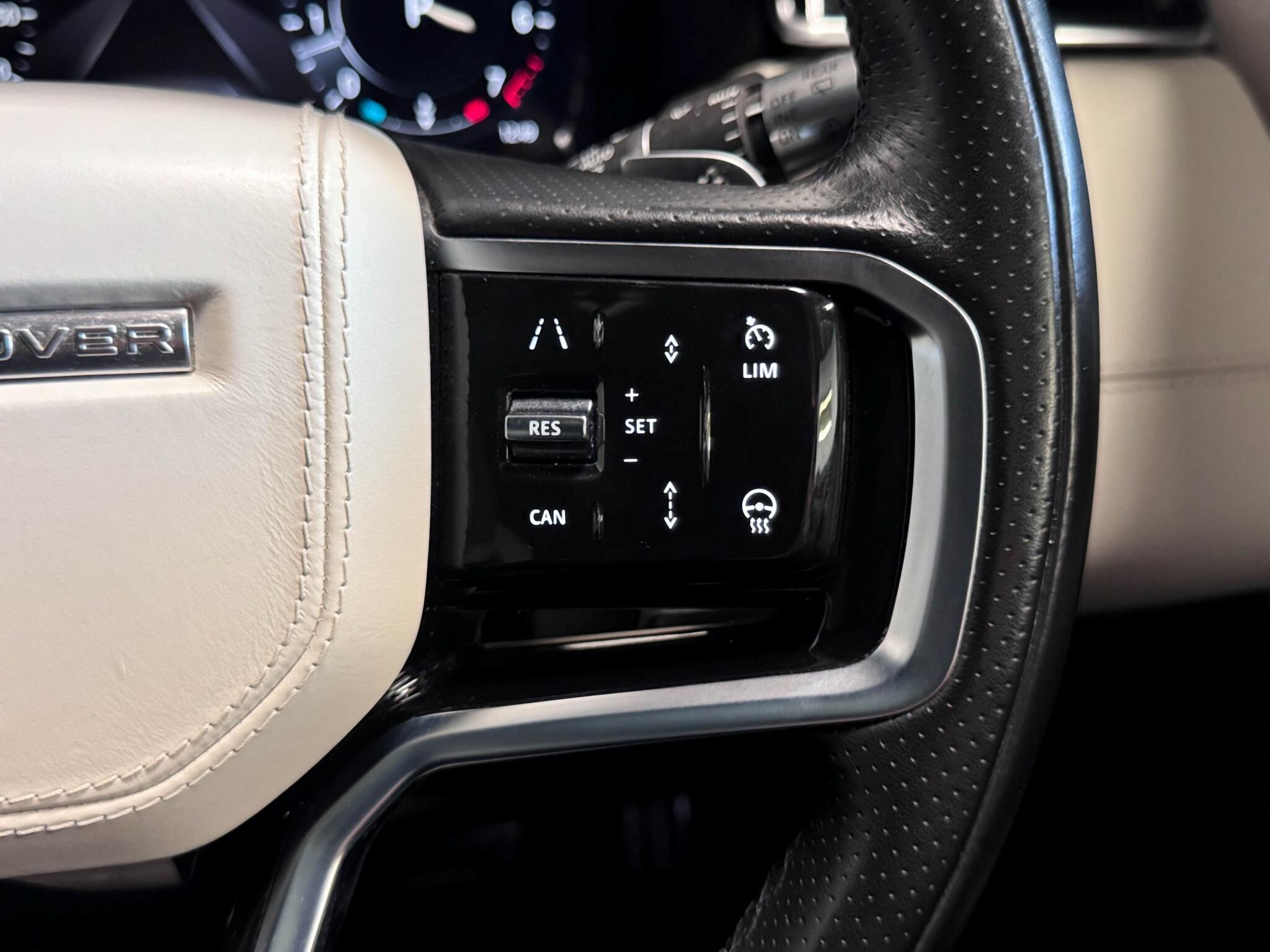 Land Rover Range Rover Velar view 35