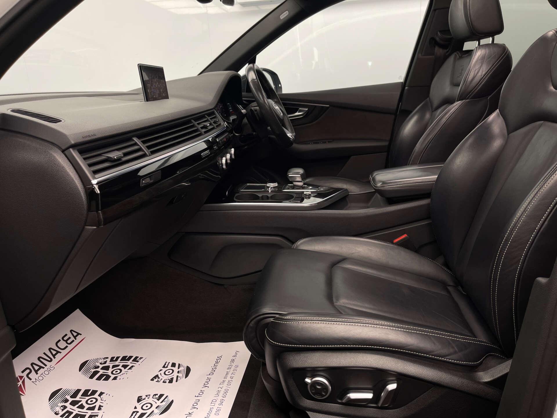 Audi Q7 view 49