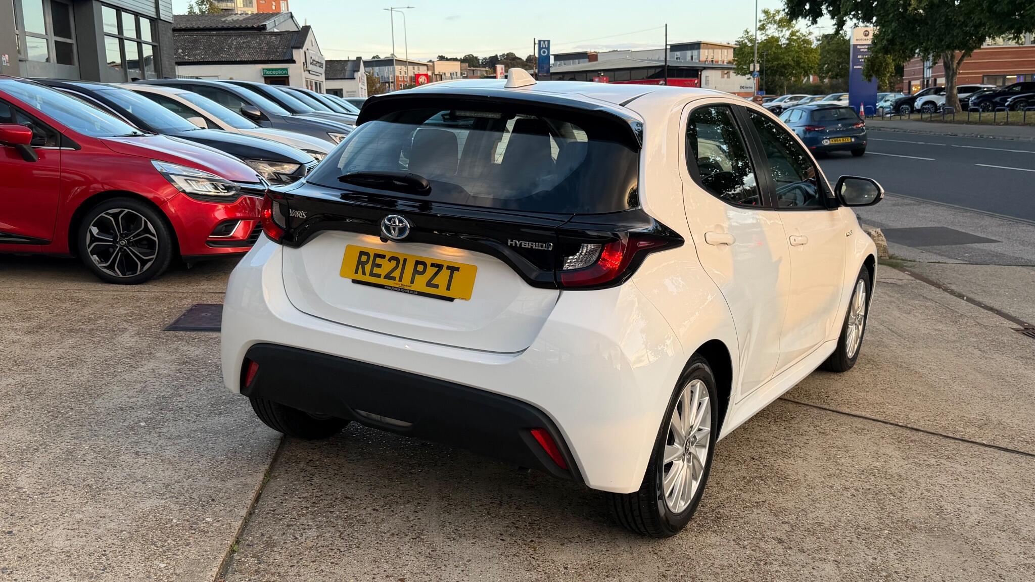 Toyota Yaris view 7