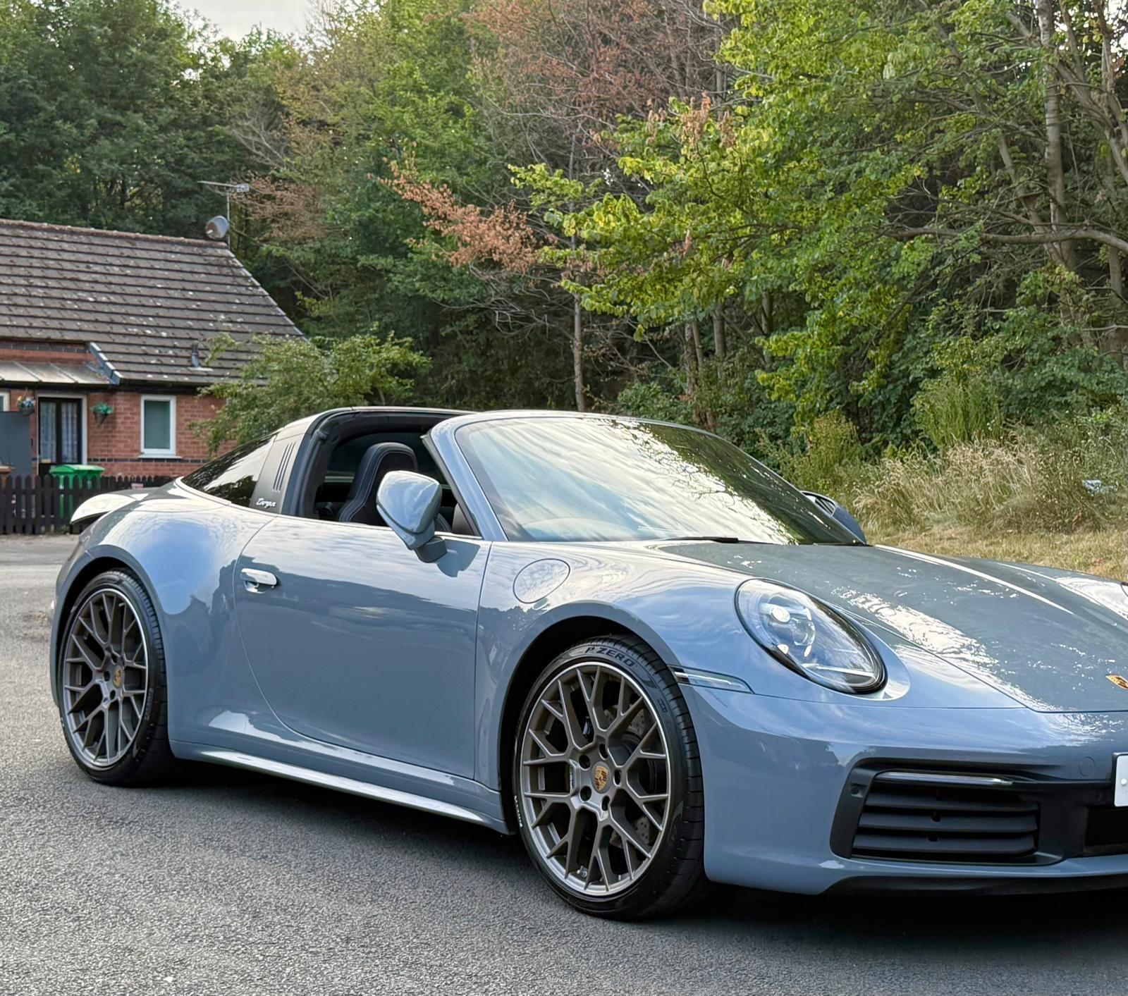 Porsche 911 view 44
