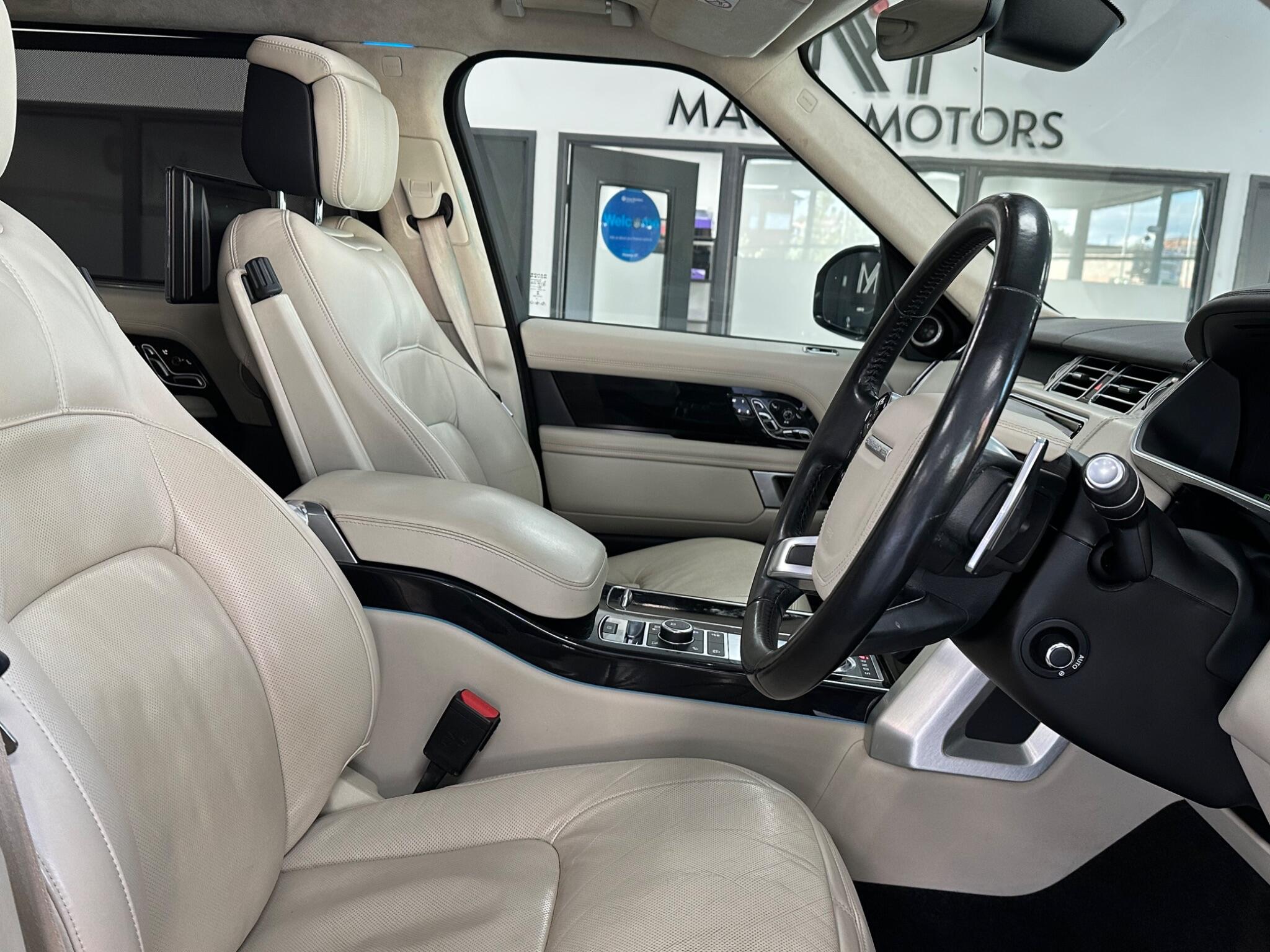 Land Rover Range Rover view 21