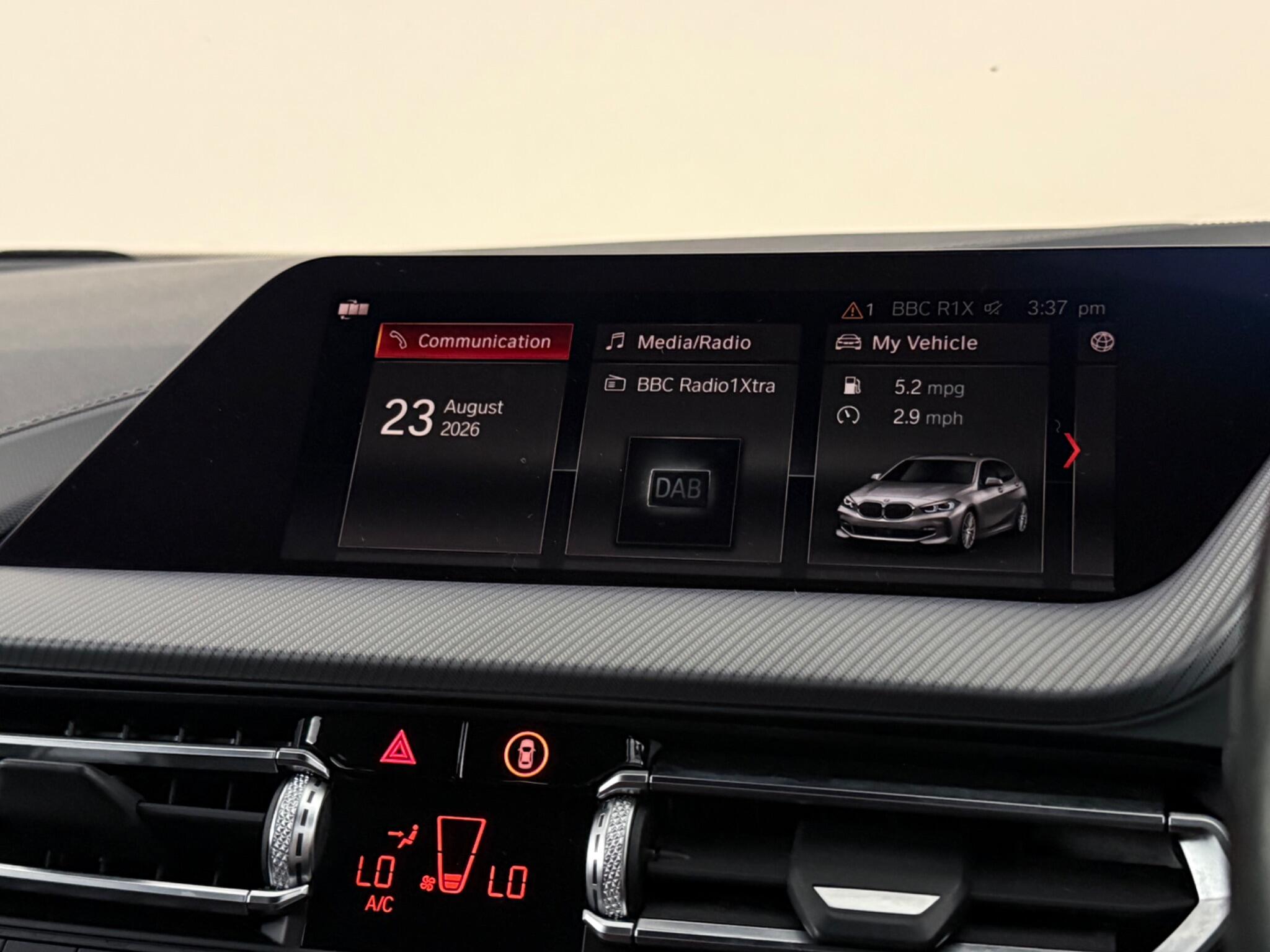 BMW 1 Series view 25