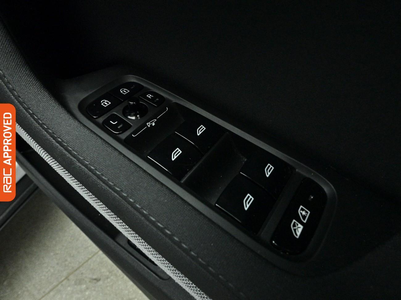 Polestar 2 view 27