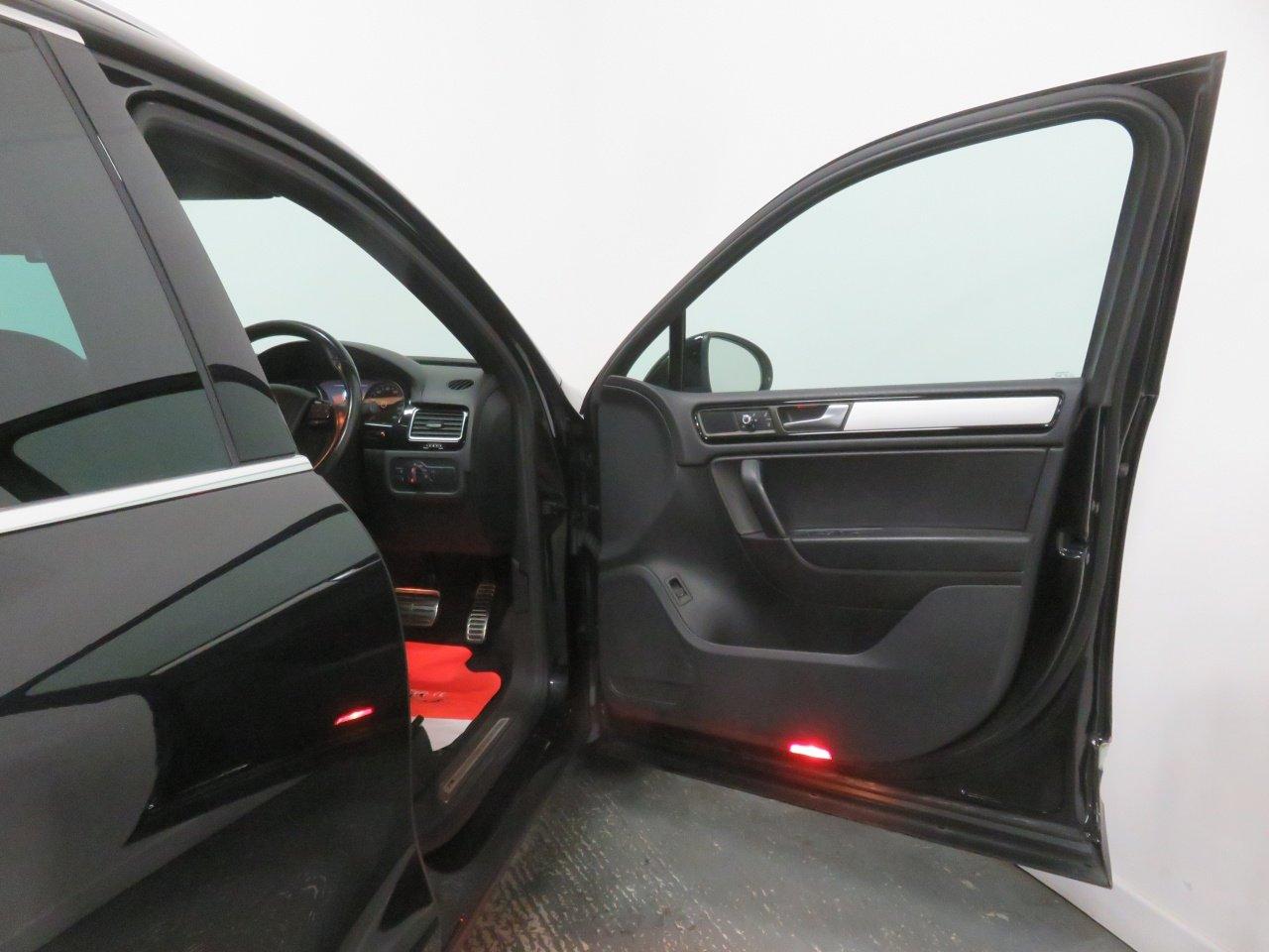Volkswagen Touareg view 29