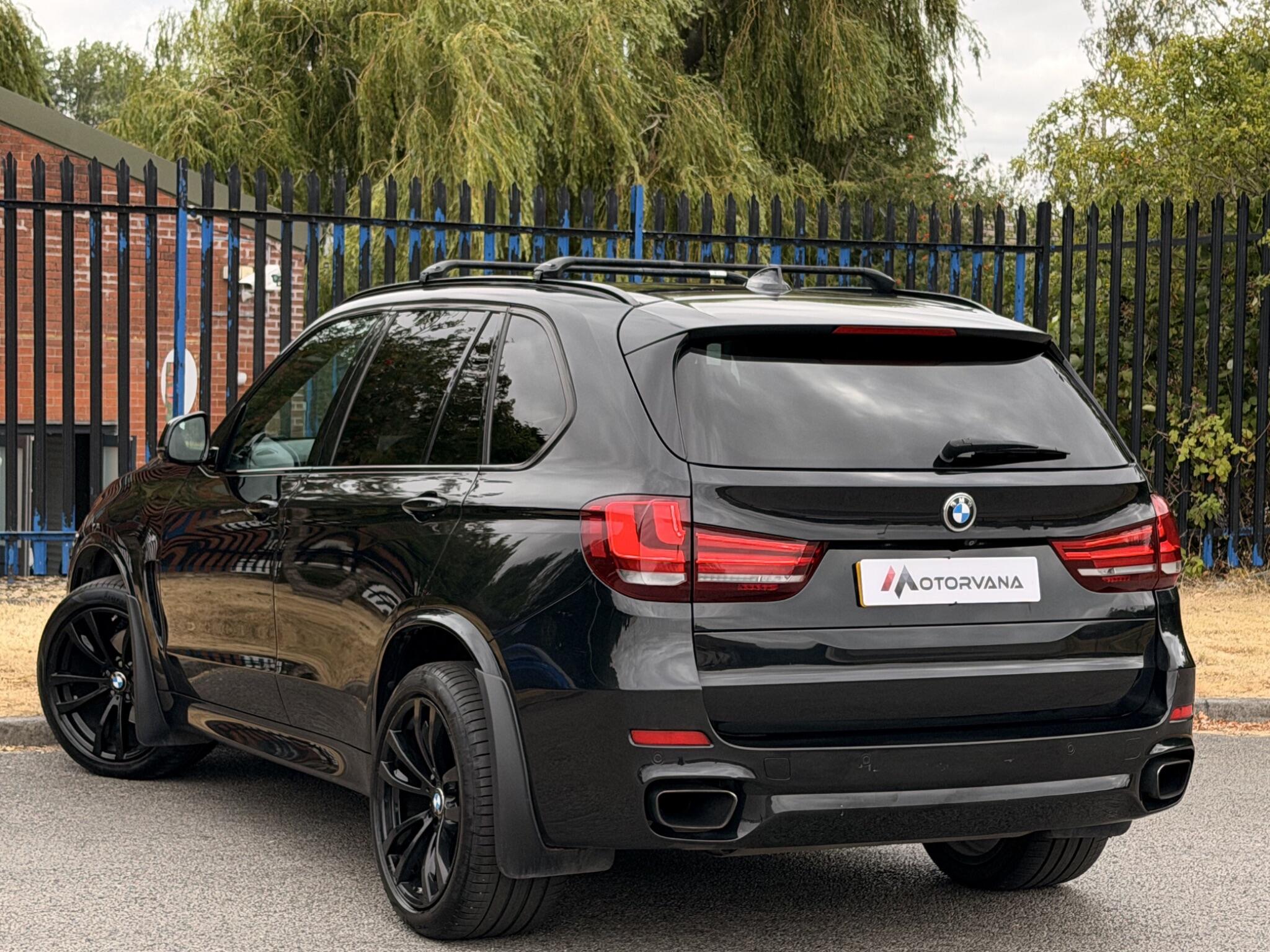 BMW X5 view 4