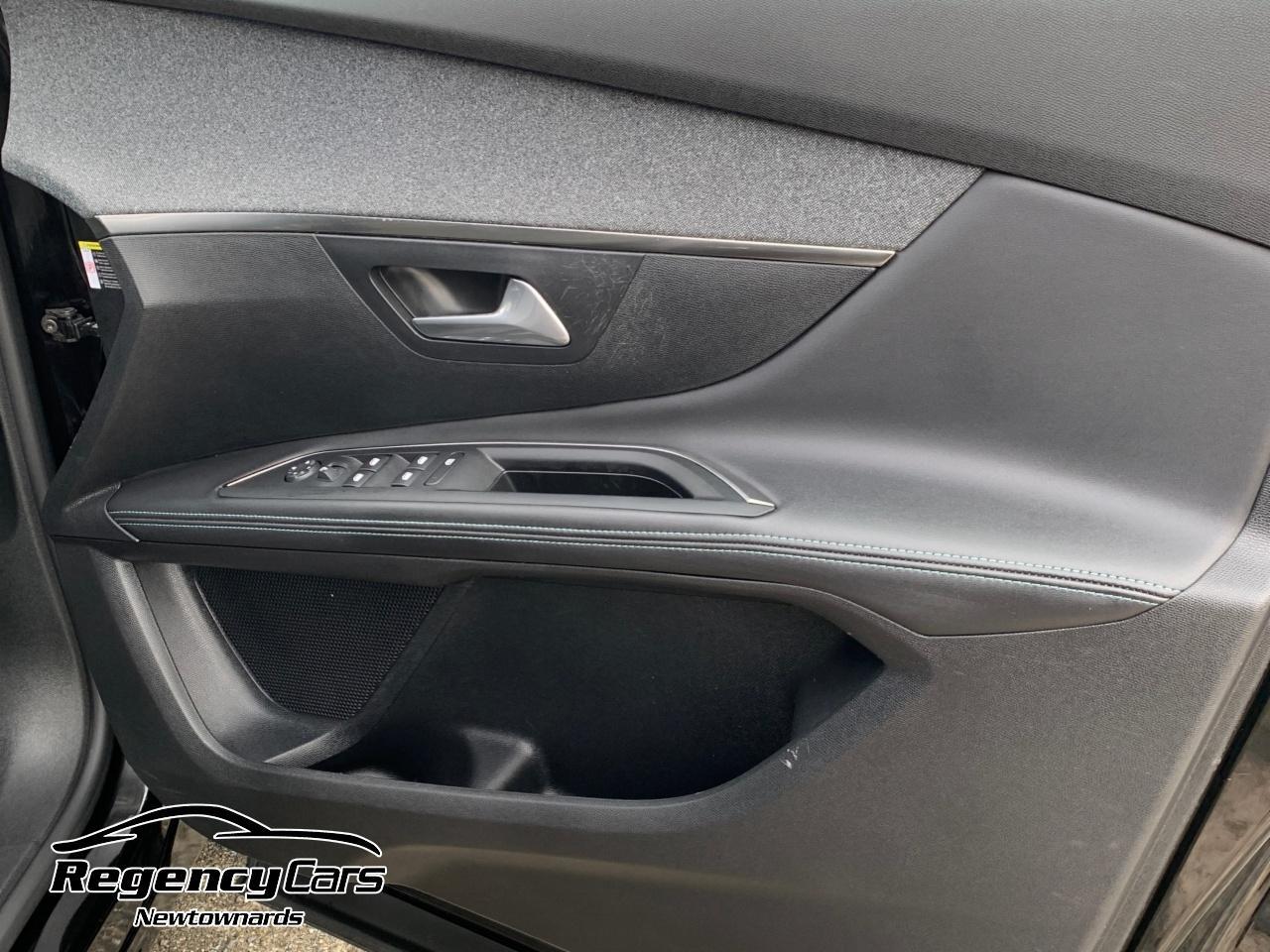Peugeot 5008 view 27