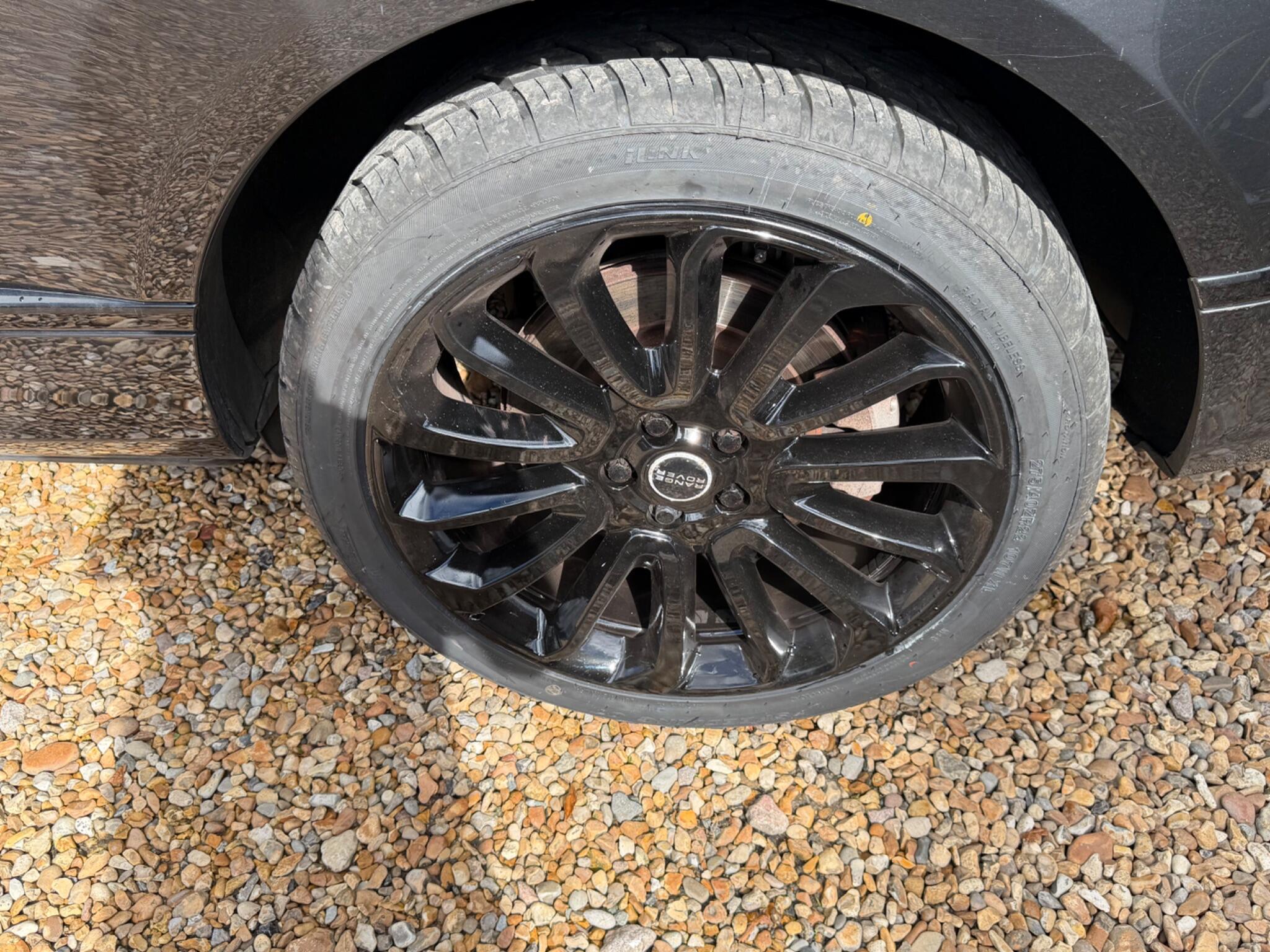 Land Rover Range Rover view 18