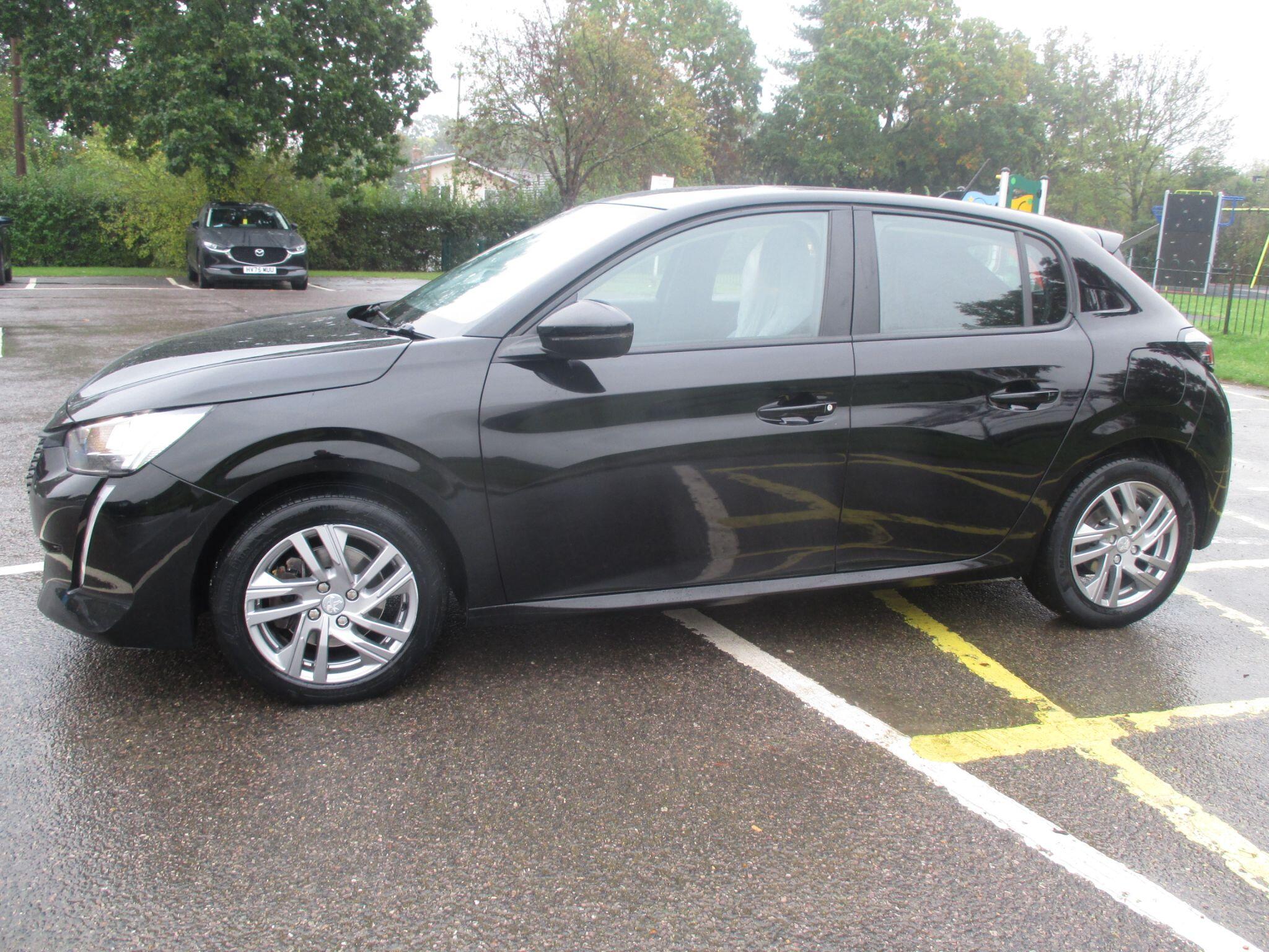 Peugeot 208 view 15