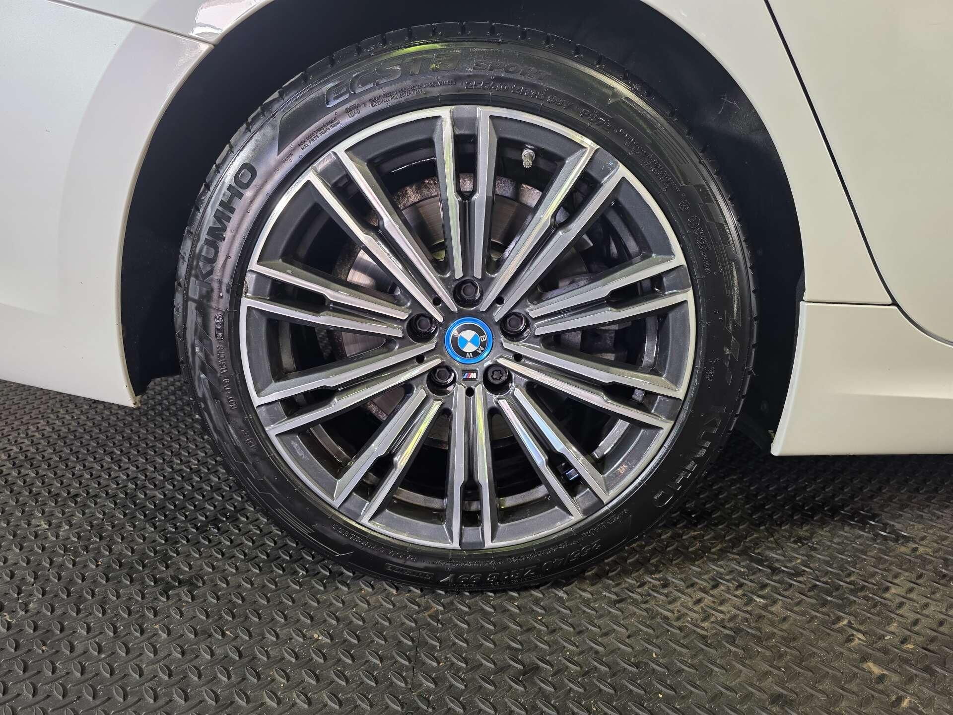 BMW 3 Series view 62