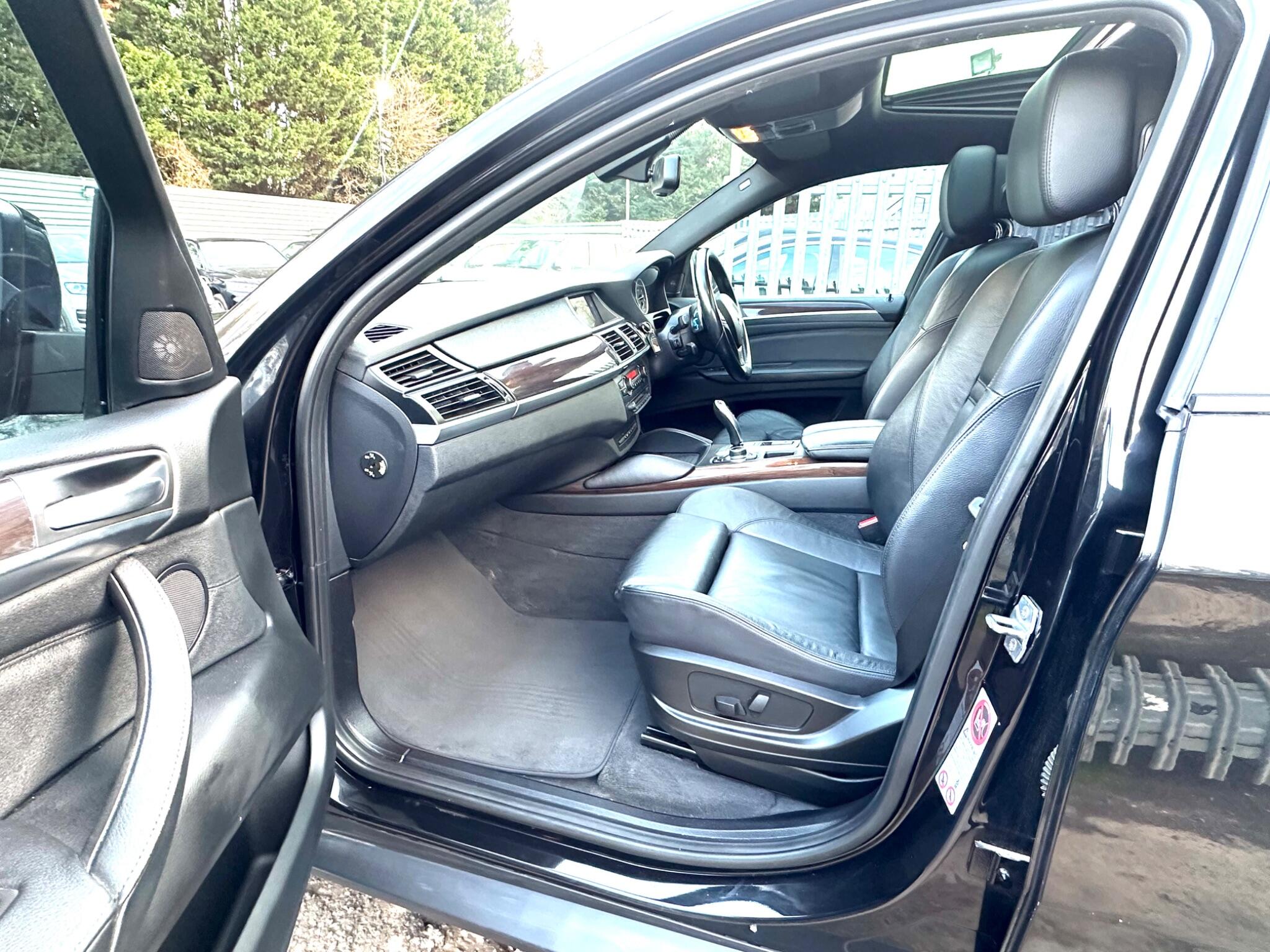 BMW X6 view 56