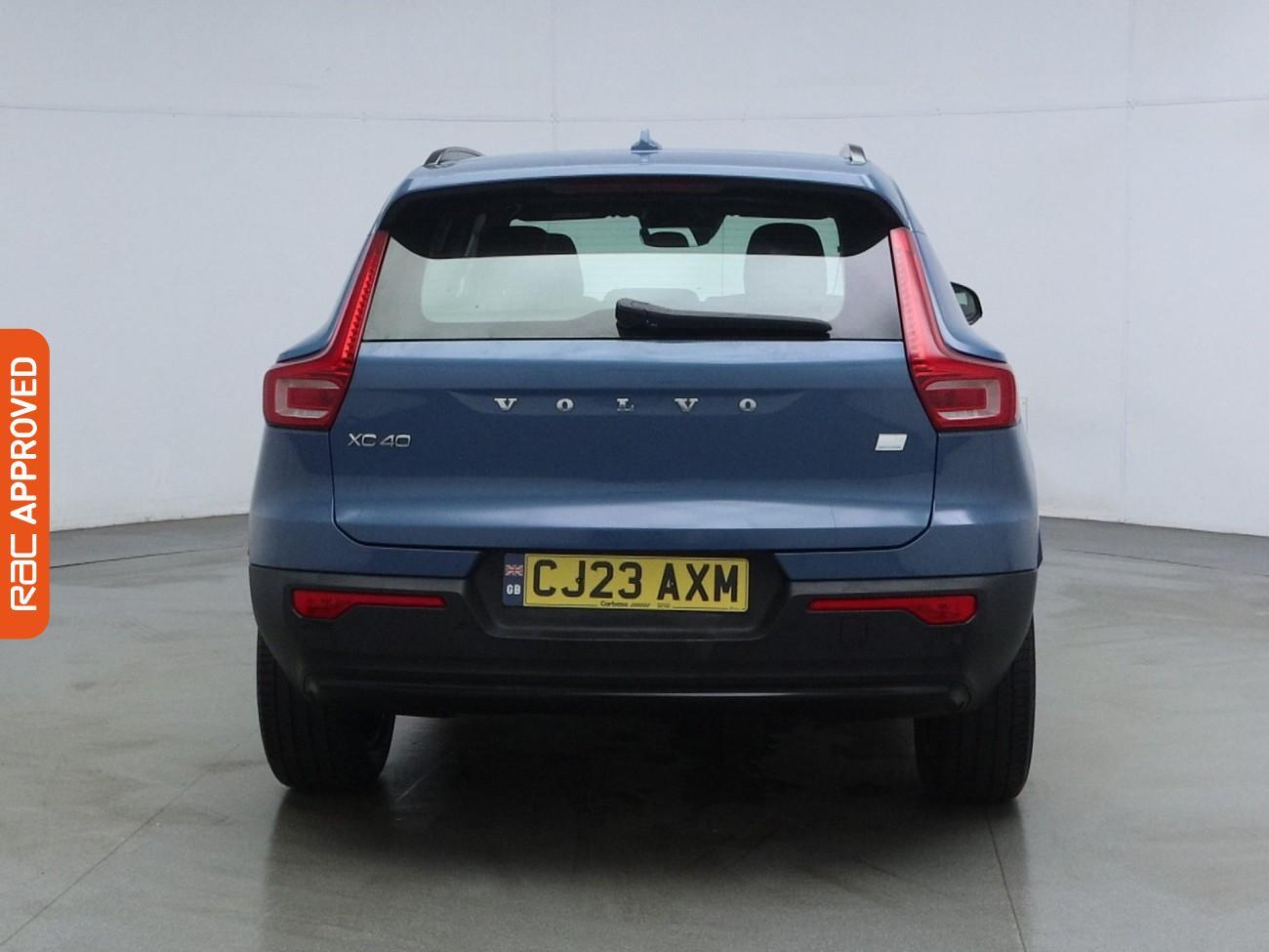 Volvo XC40 view 9