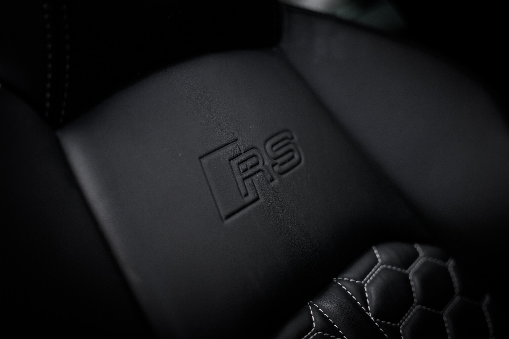 Audi RS4 view 9