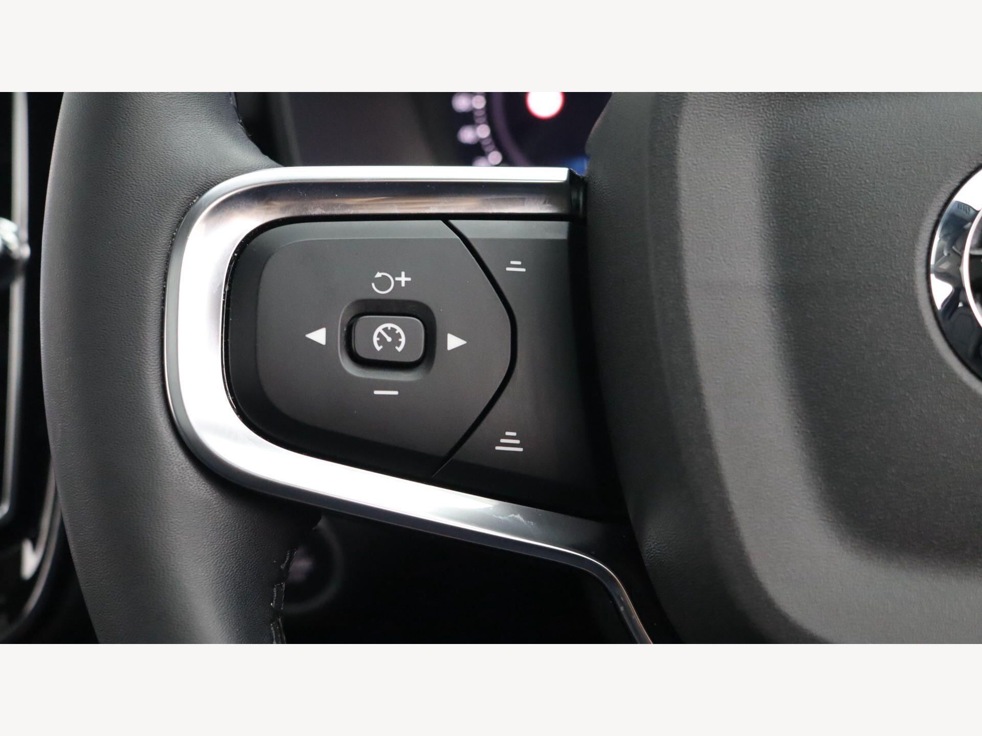 Volvo XC40 view 22