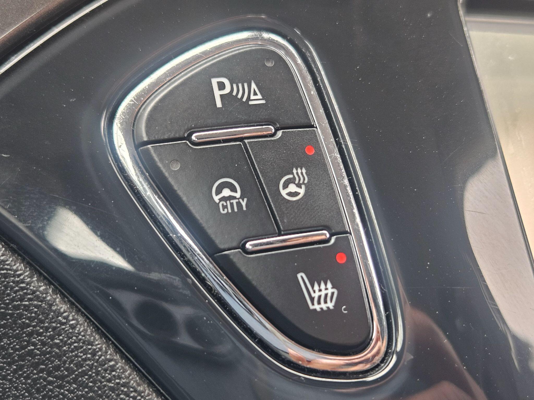 2015 Vauxhall Corsa image 31