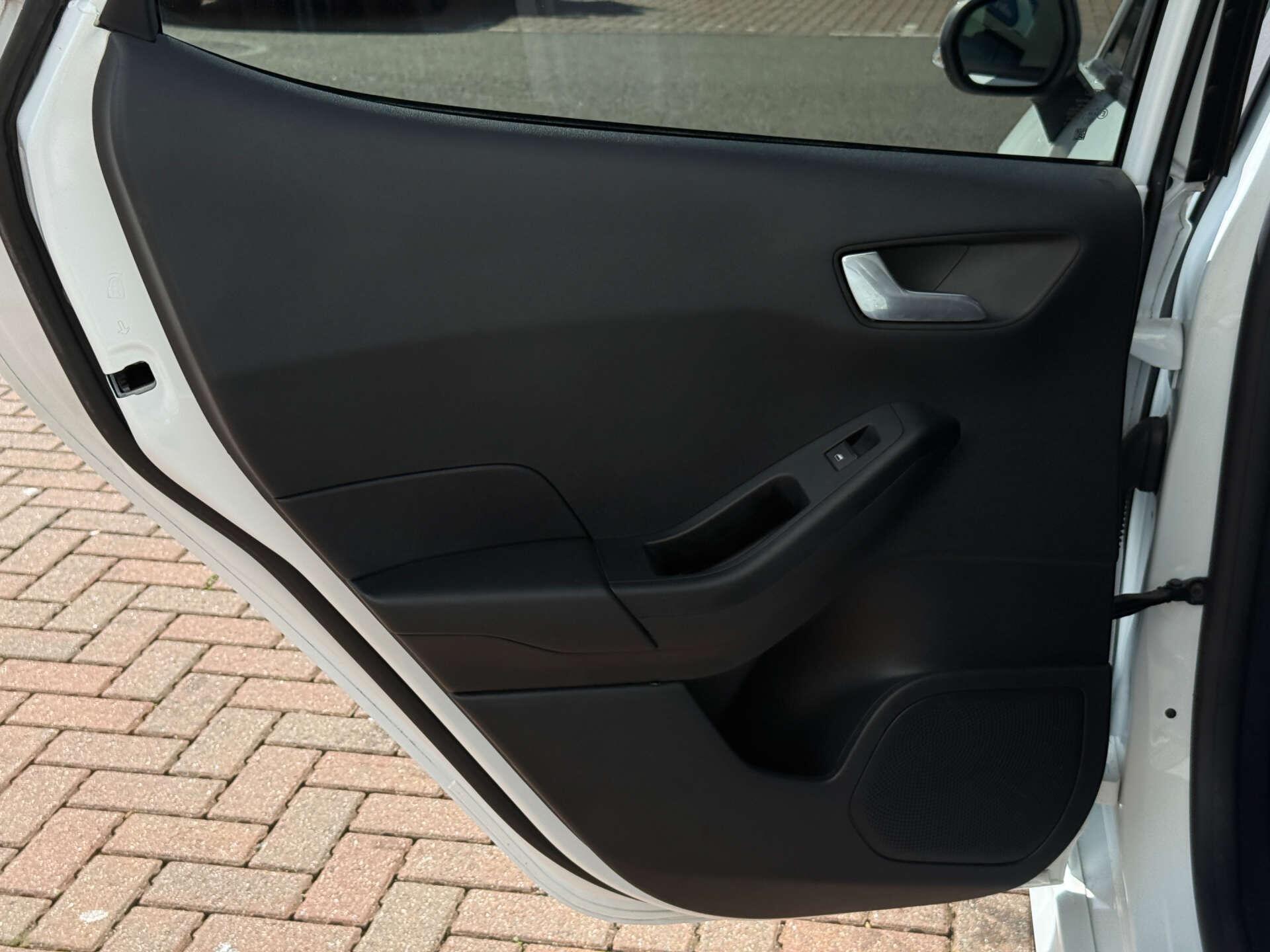 Ford Fiesta view 34