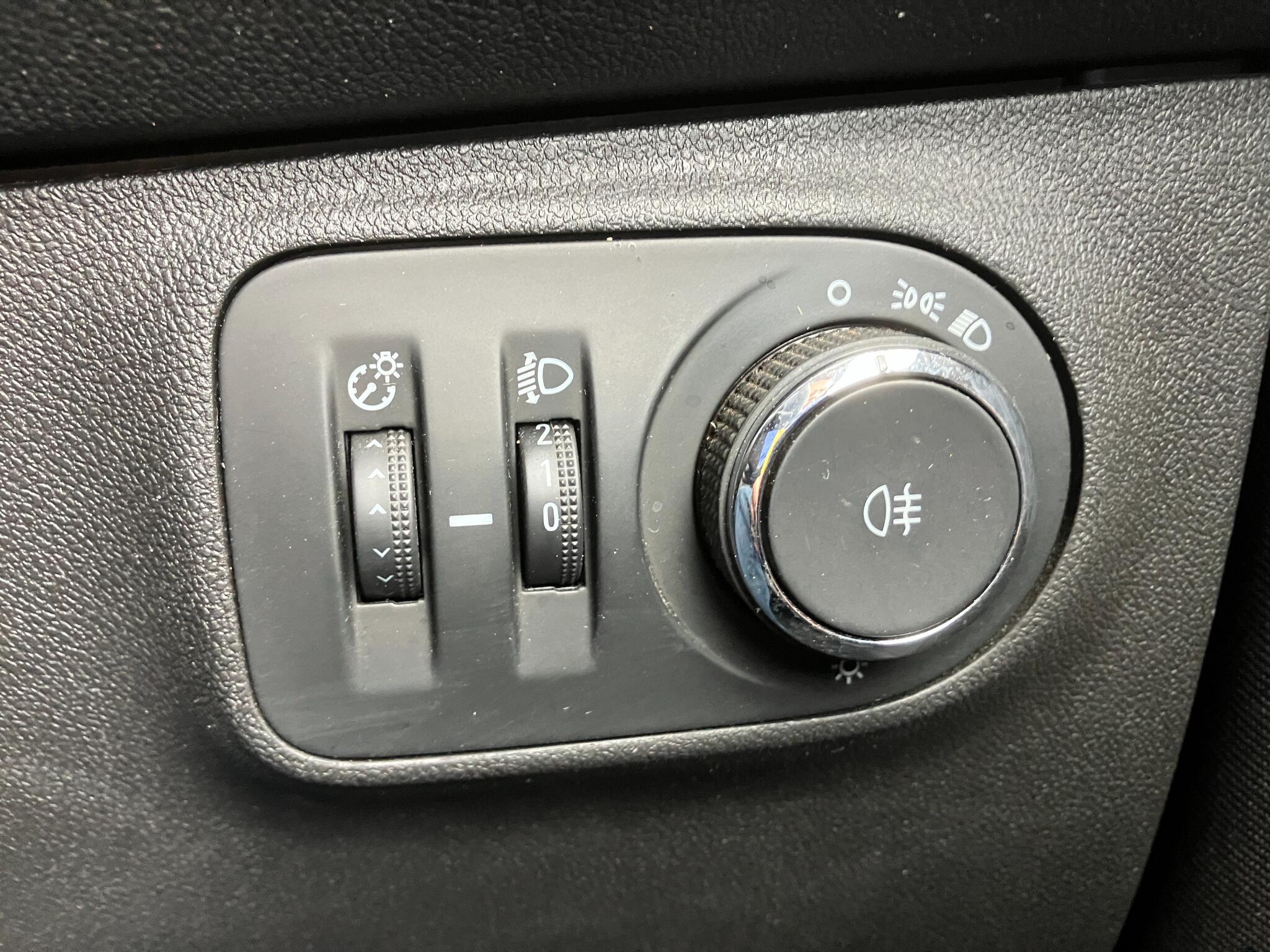Vauxhall Corsa Van view 15