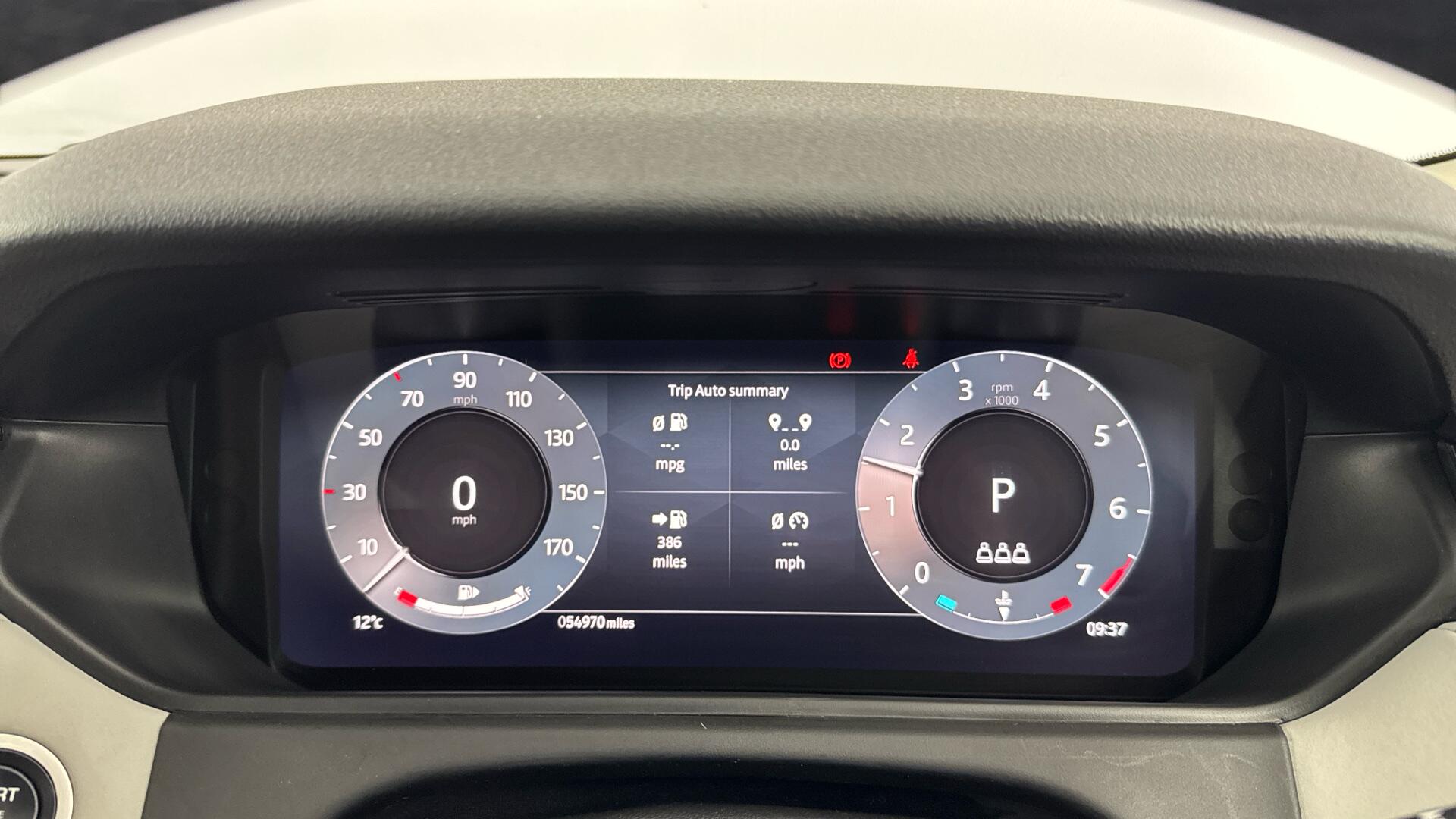 Land Rover Range Rover Velar view 13
