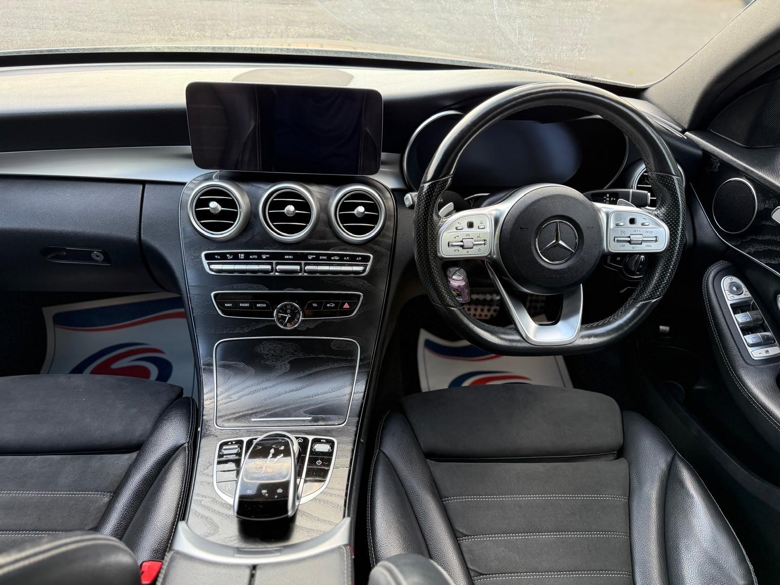 Mercedes-Benz C-Class view 27