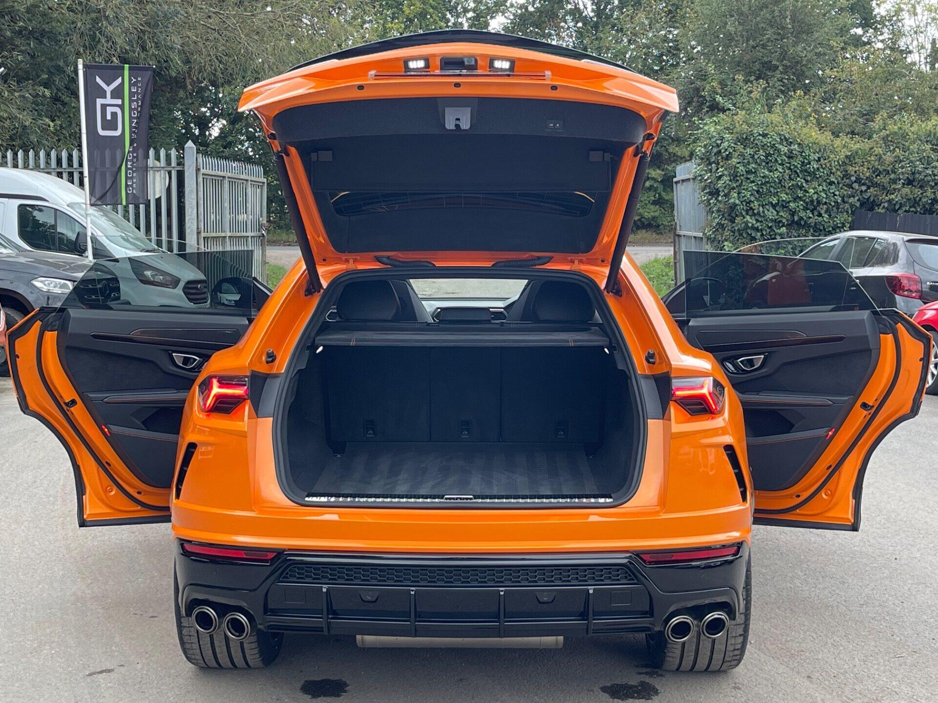Lamborghini Urus view 22