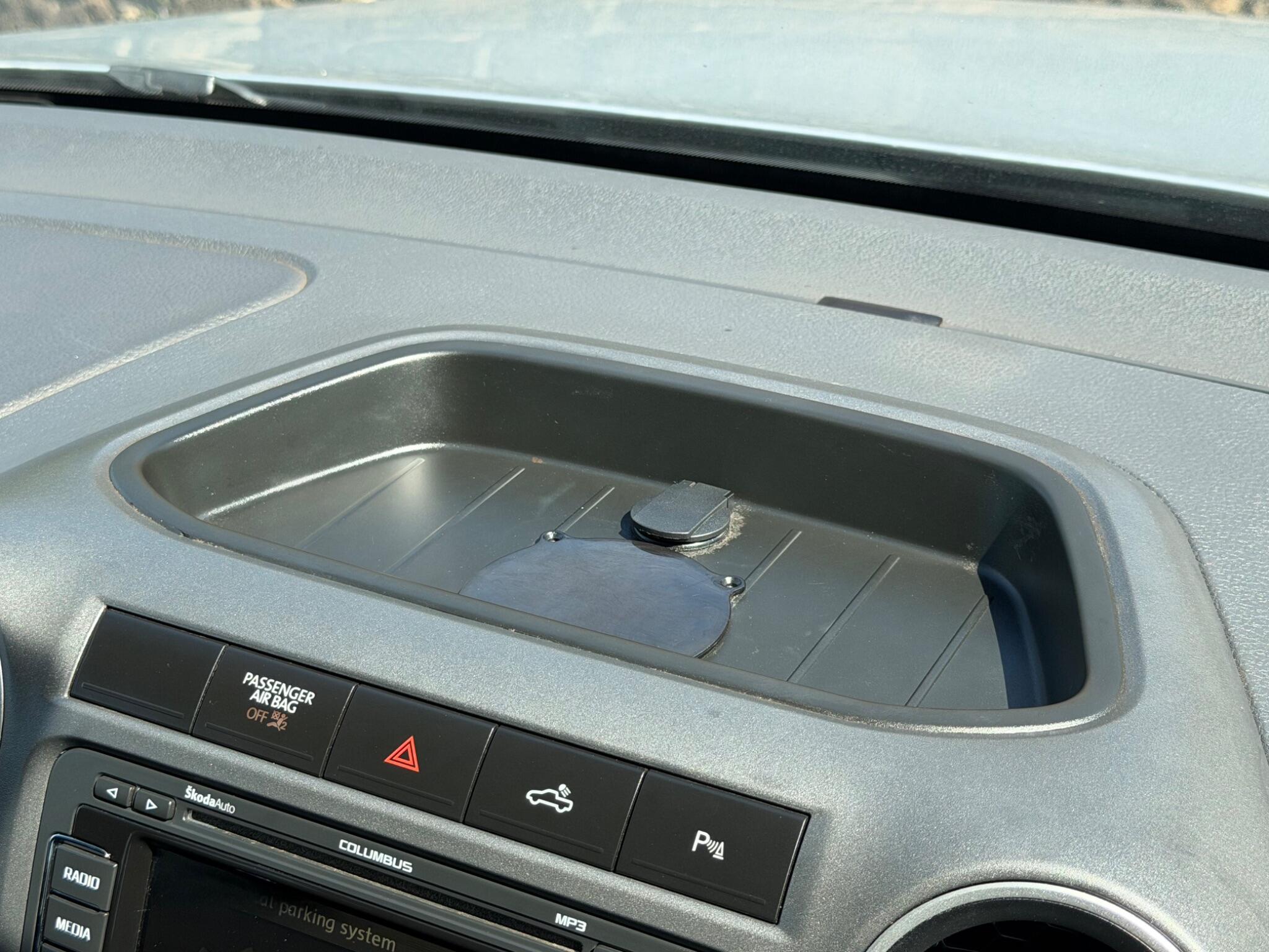 Volkswagen Amarok view 27