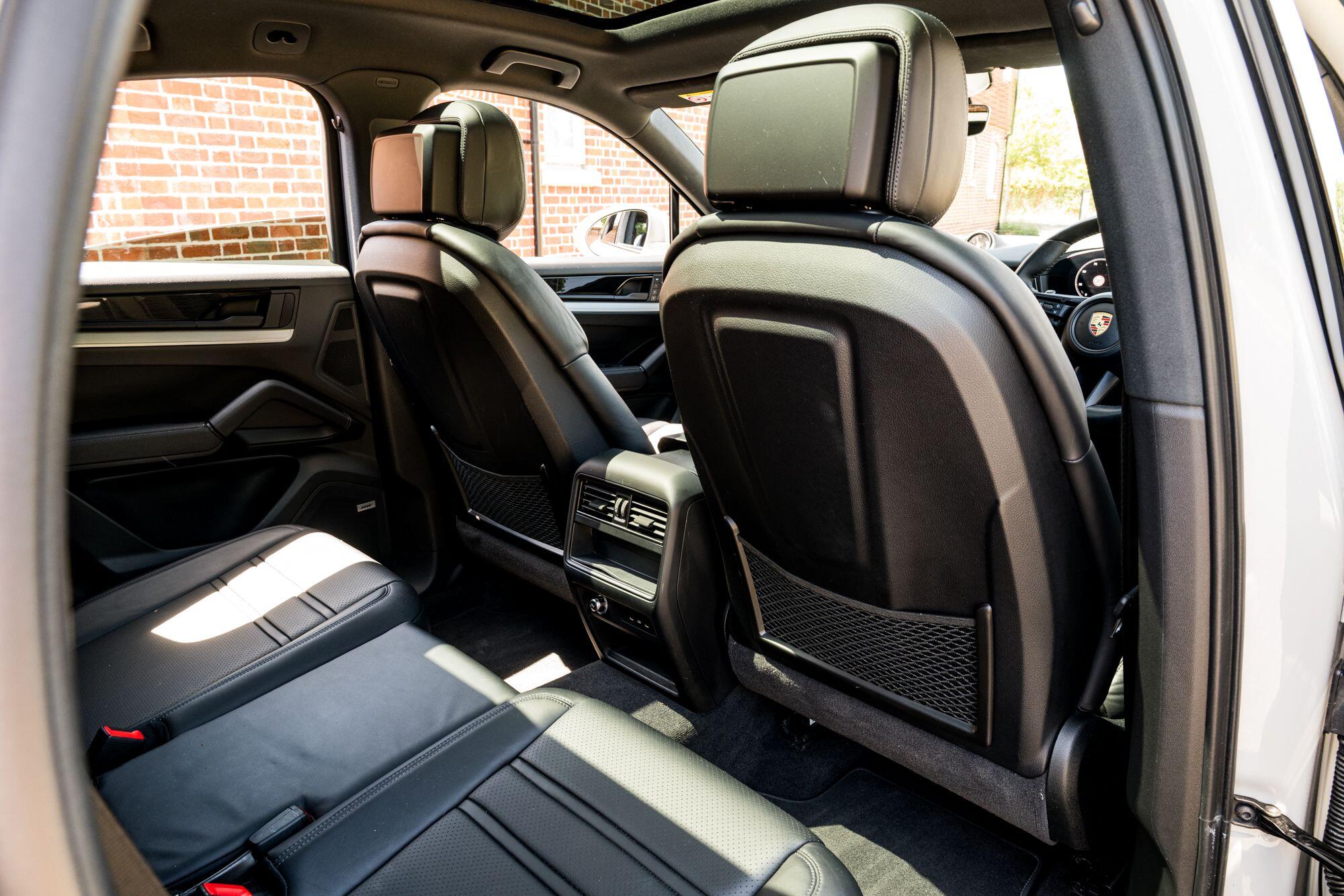 Porsche Cayenne view 33