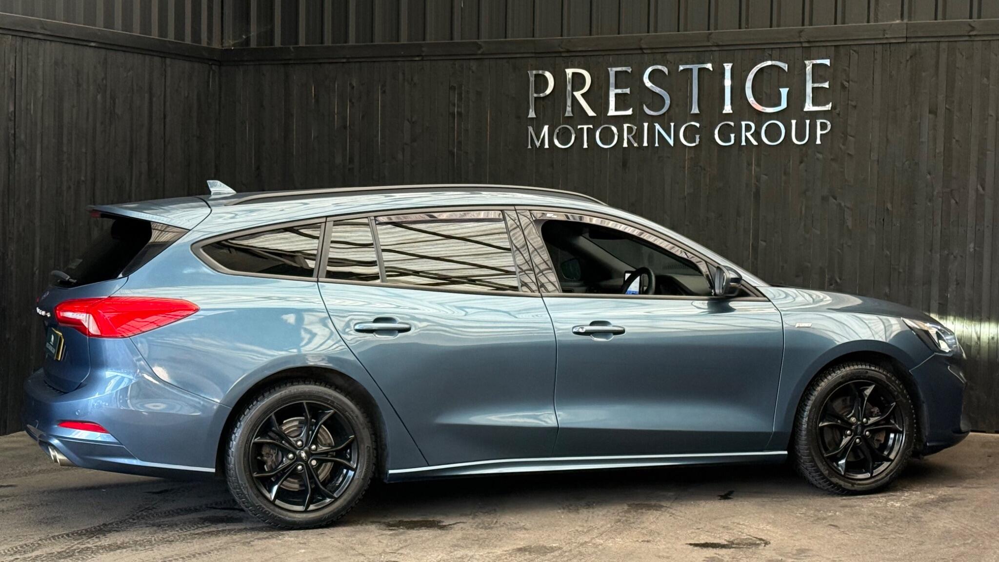 Ford Focus view 10