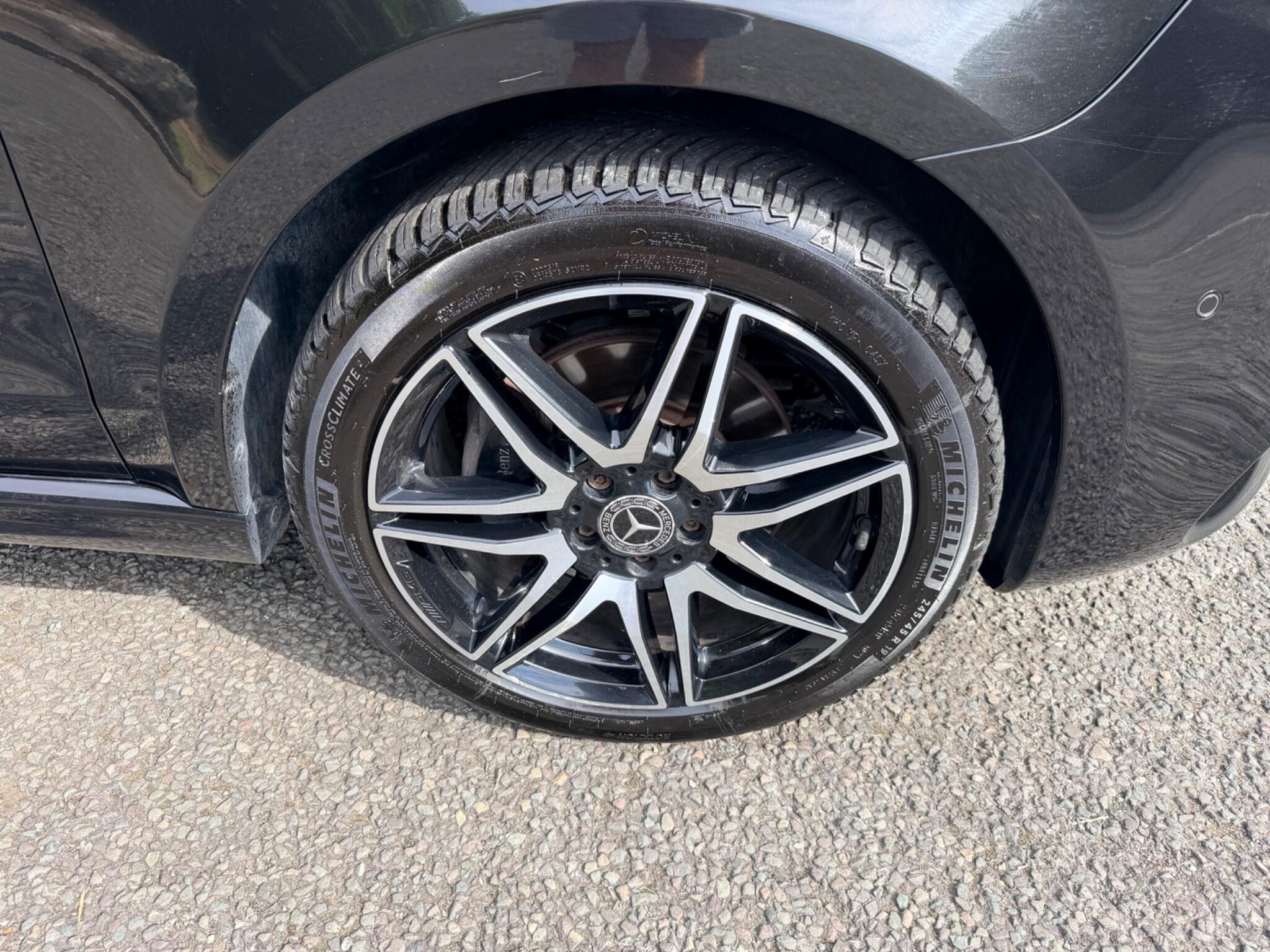 Mercedes-Benz V-Class view 32