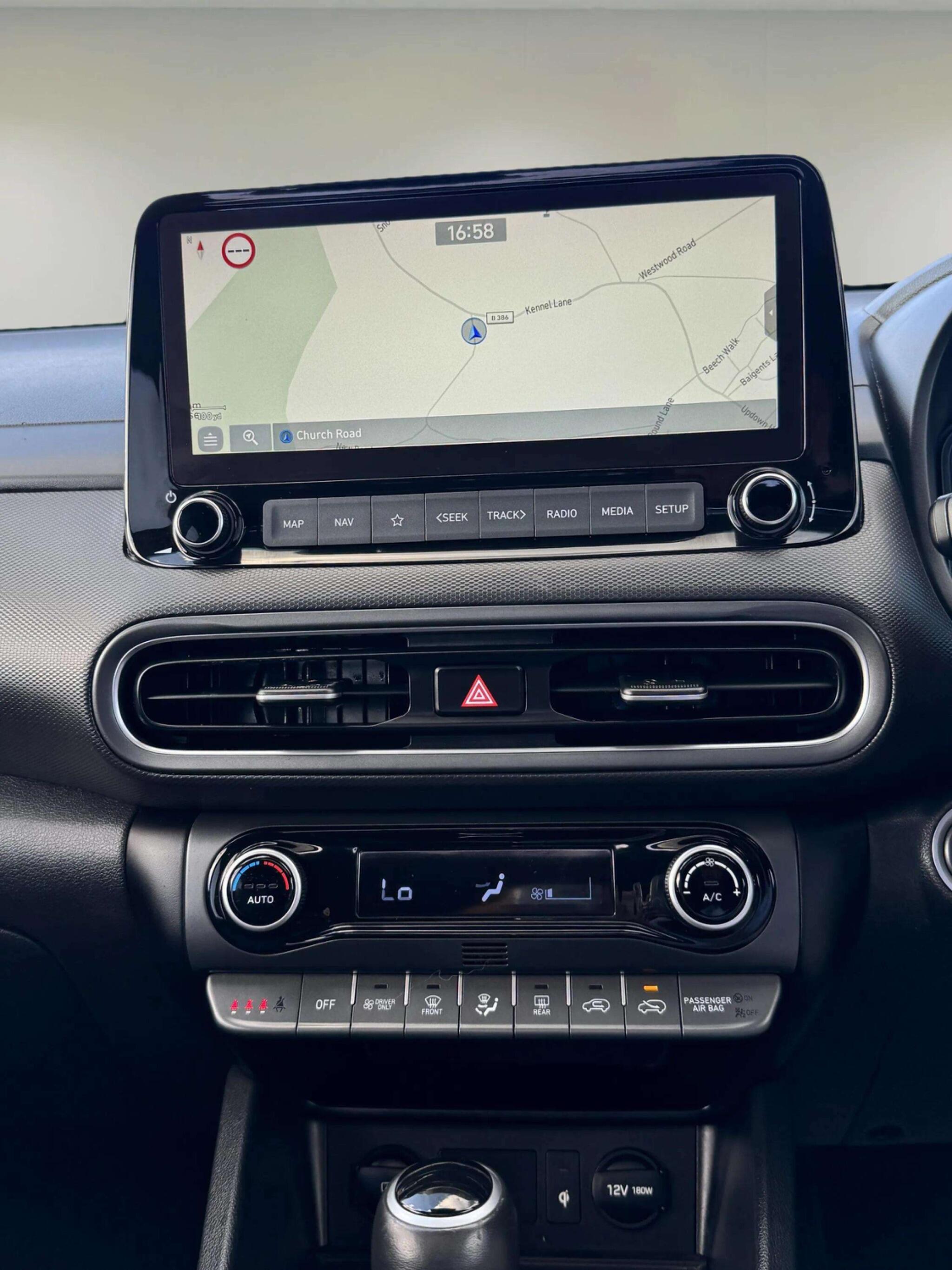 Hyundai Kona view 64