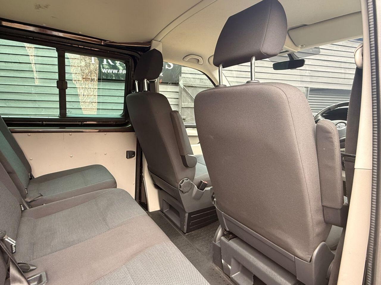 Volkswagen Transporter view 14