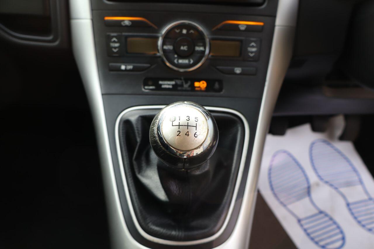 Toyota Auris view 9