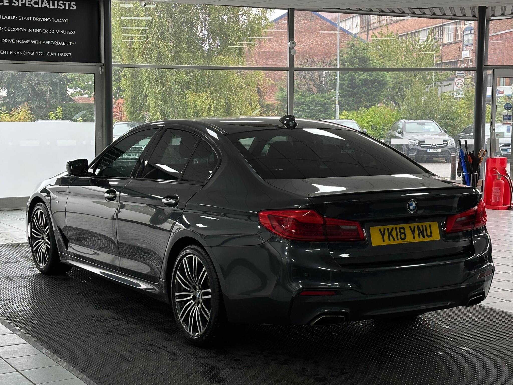 BMW 5 Series view 9