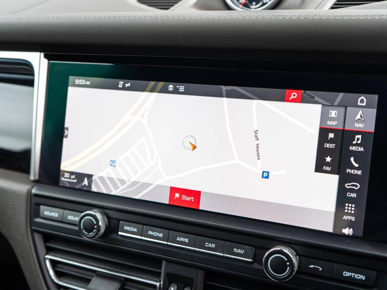 Porsche Macan view 35