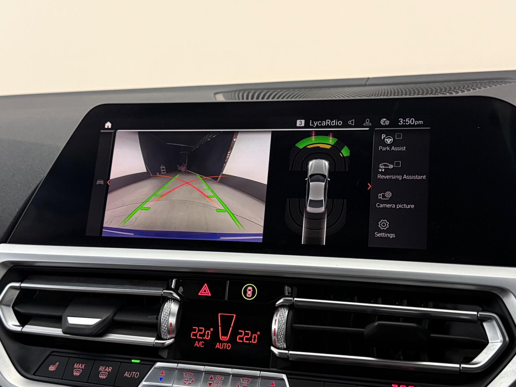 BMW 3 Series view 32