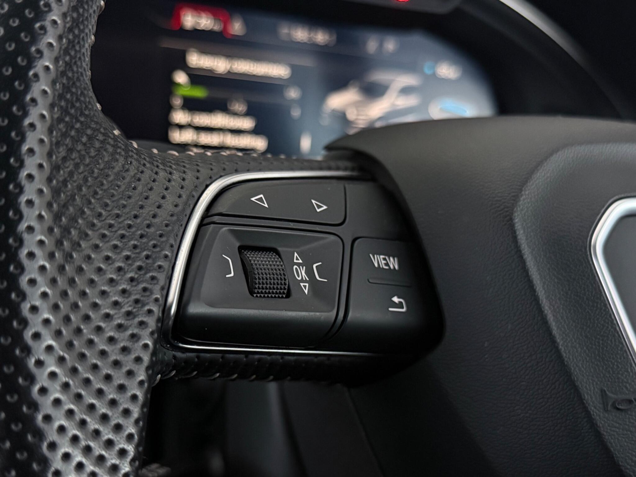 Audi Q7 view 15