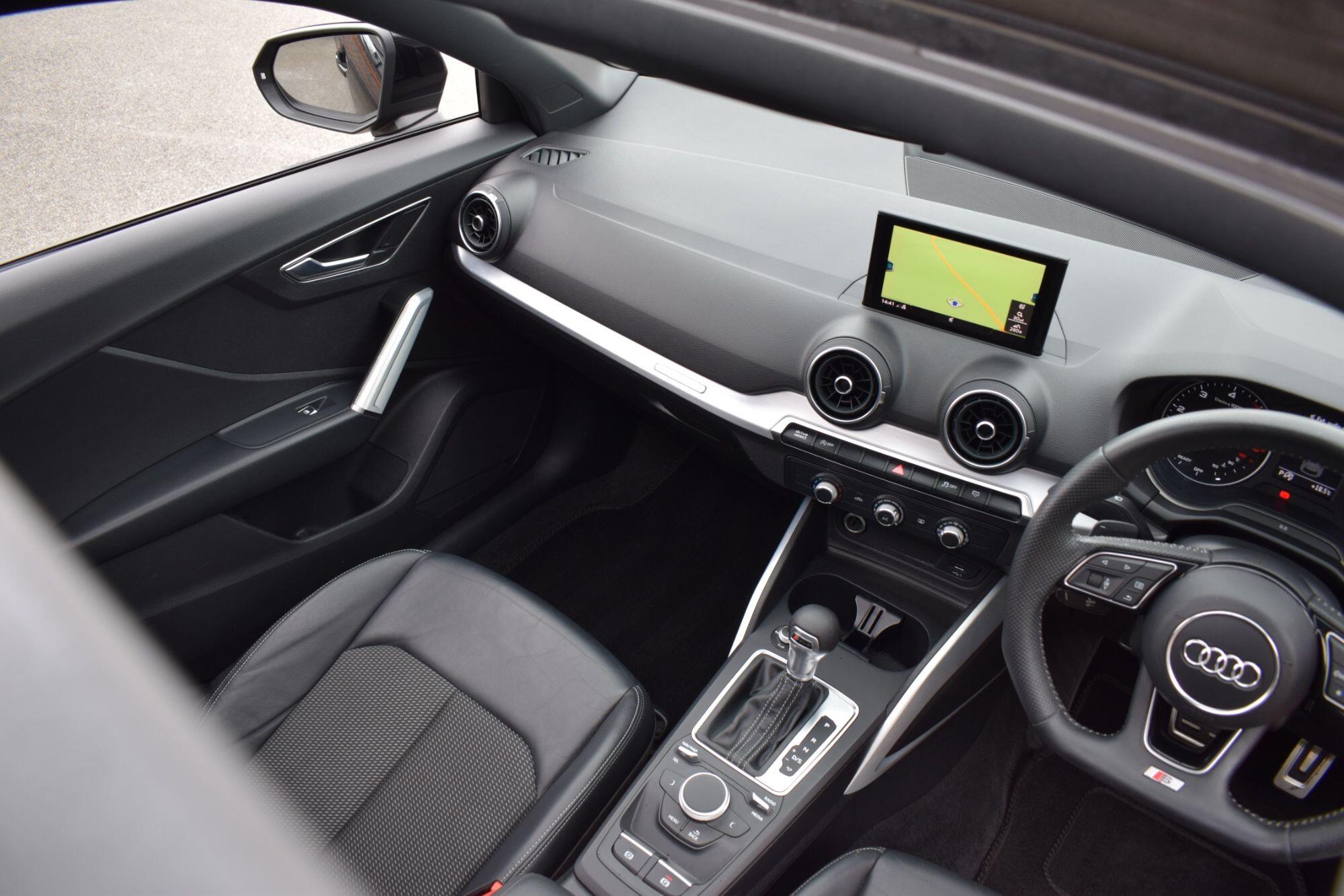 Audi Q2 view 16