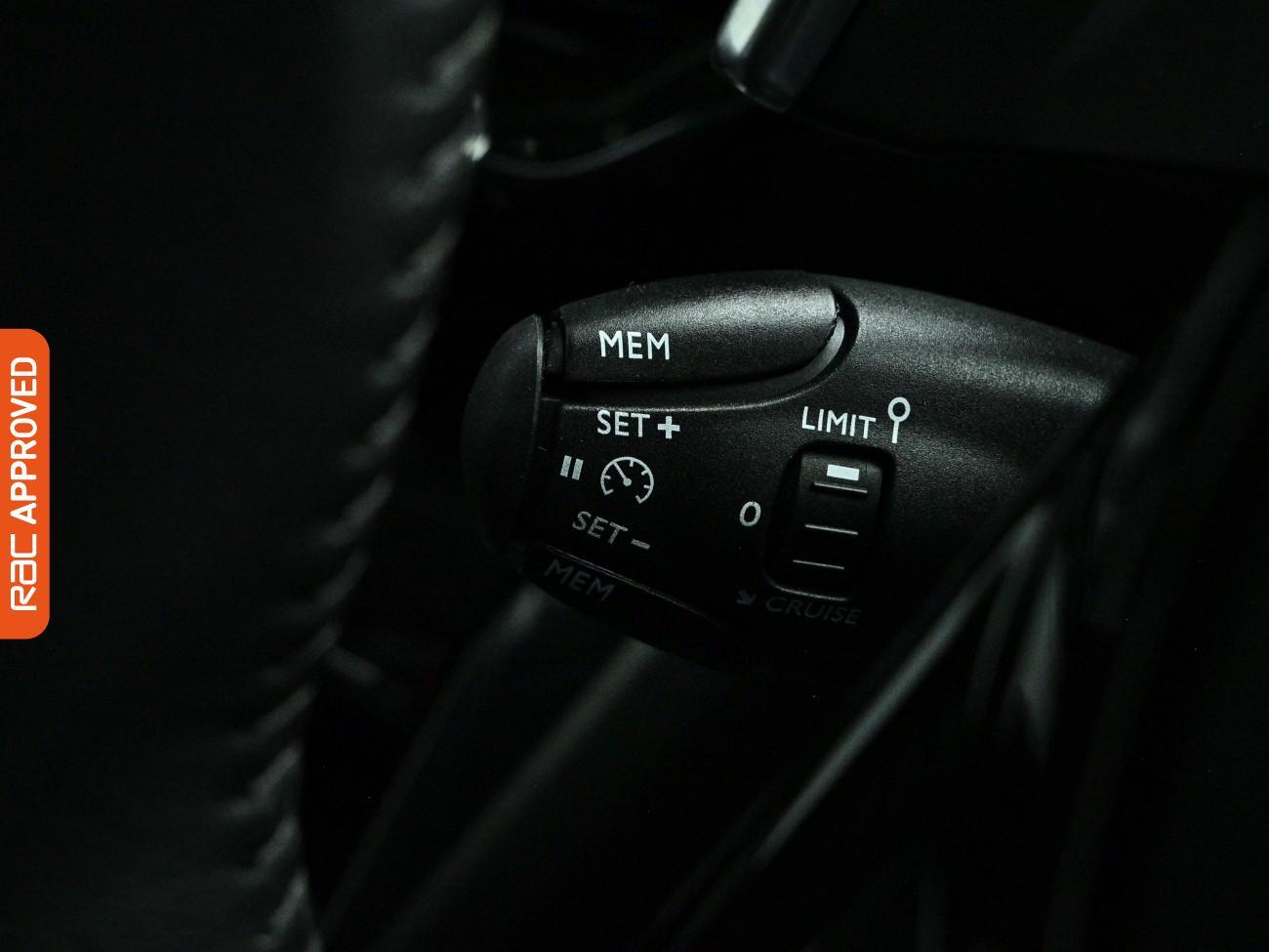 Peugeot 208 view 21
