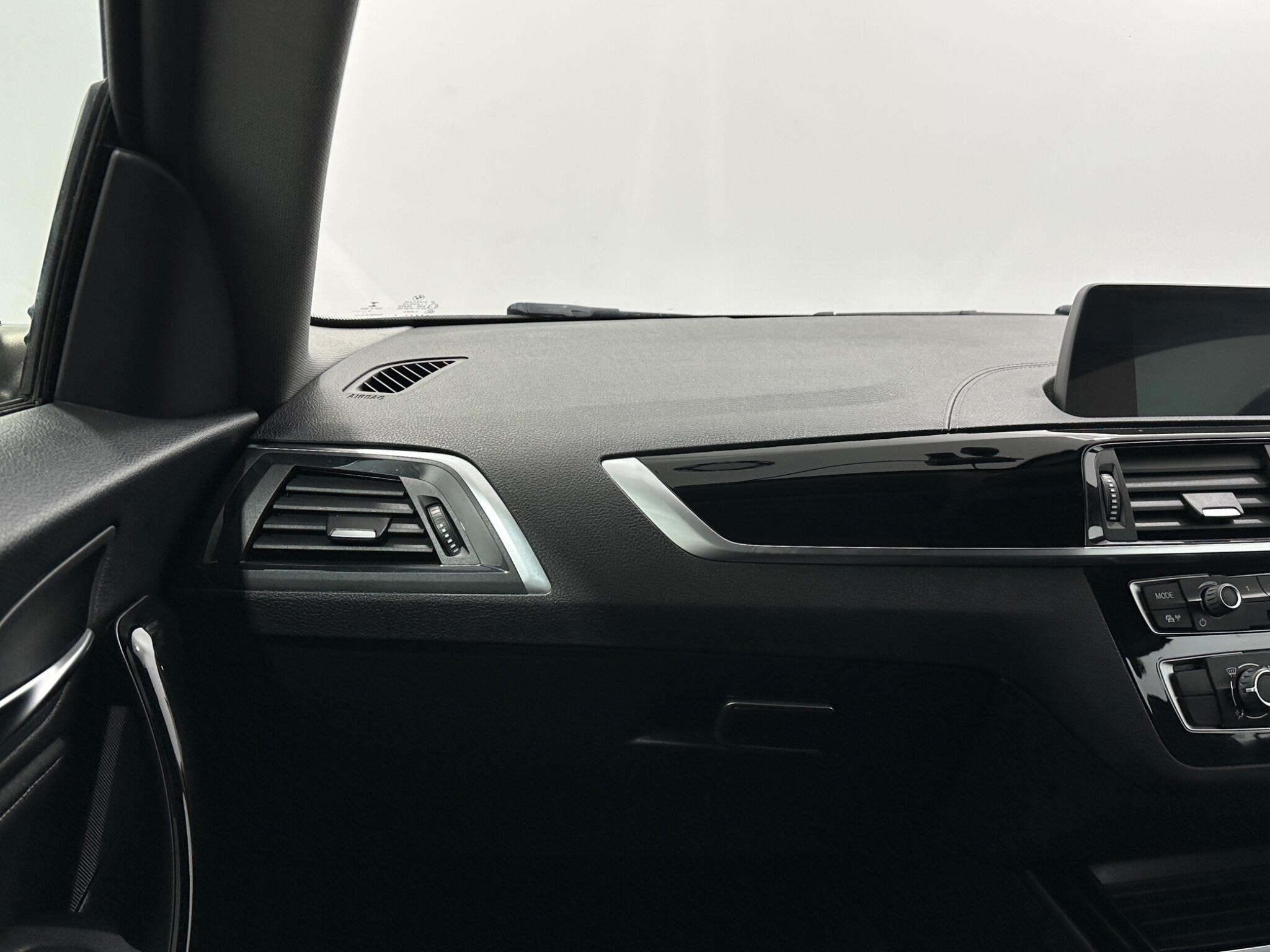BMW 2 Series view 28