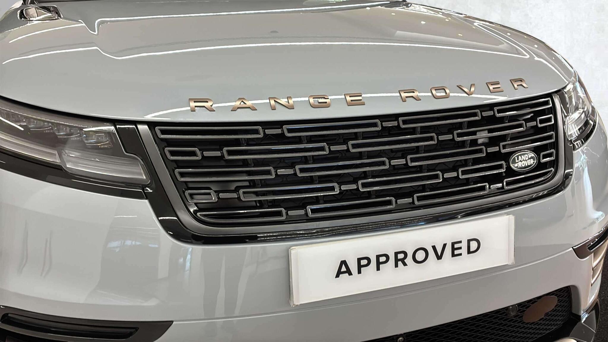 Land Rover Range Rover Velar view 21