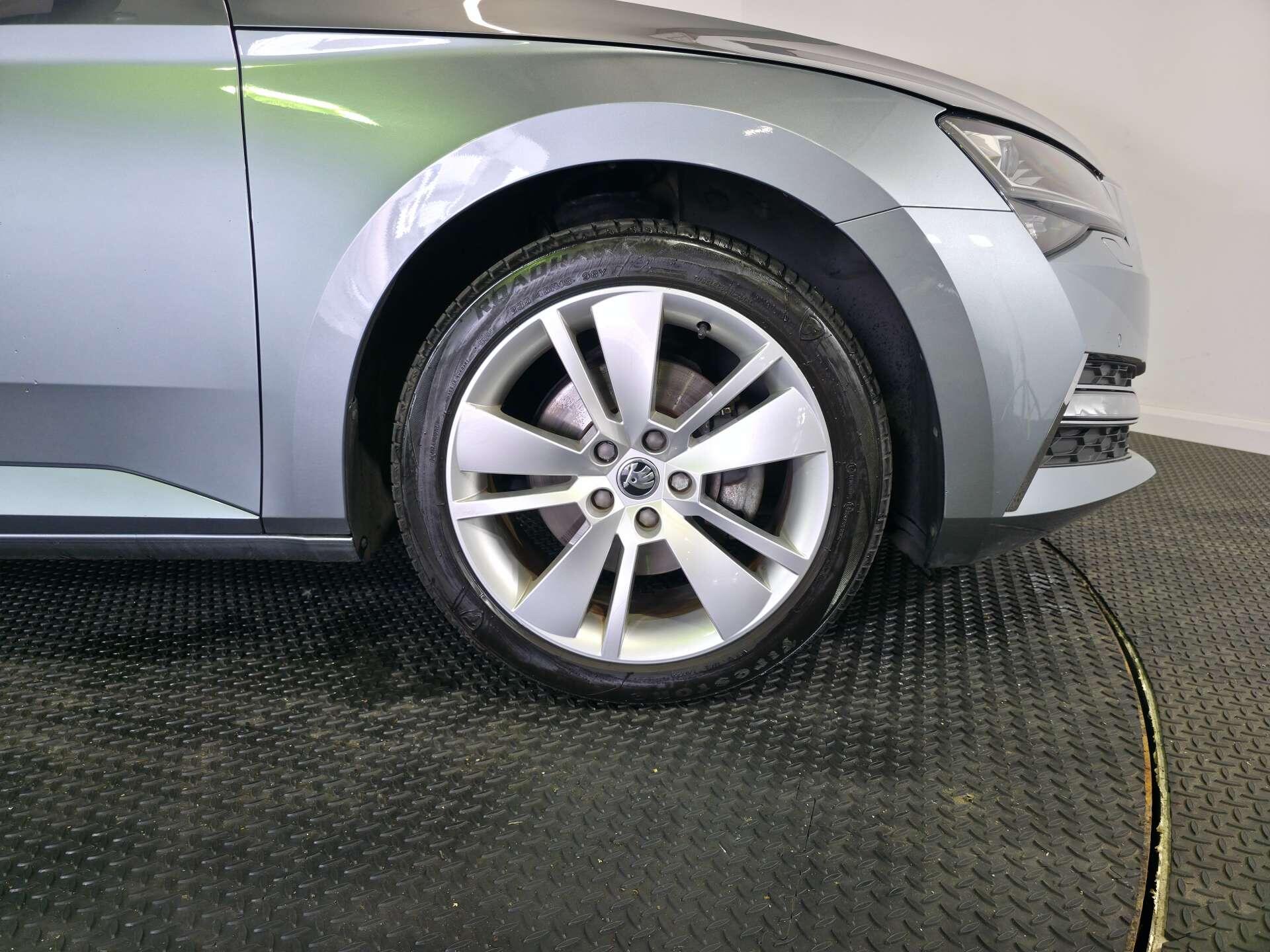 Skoda Superb view 75