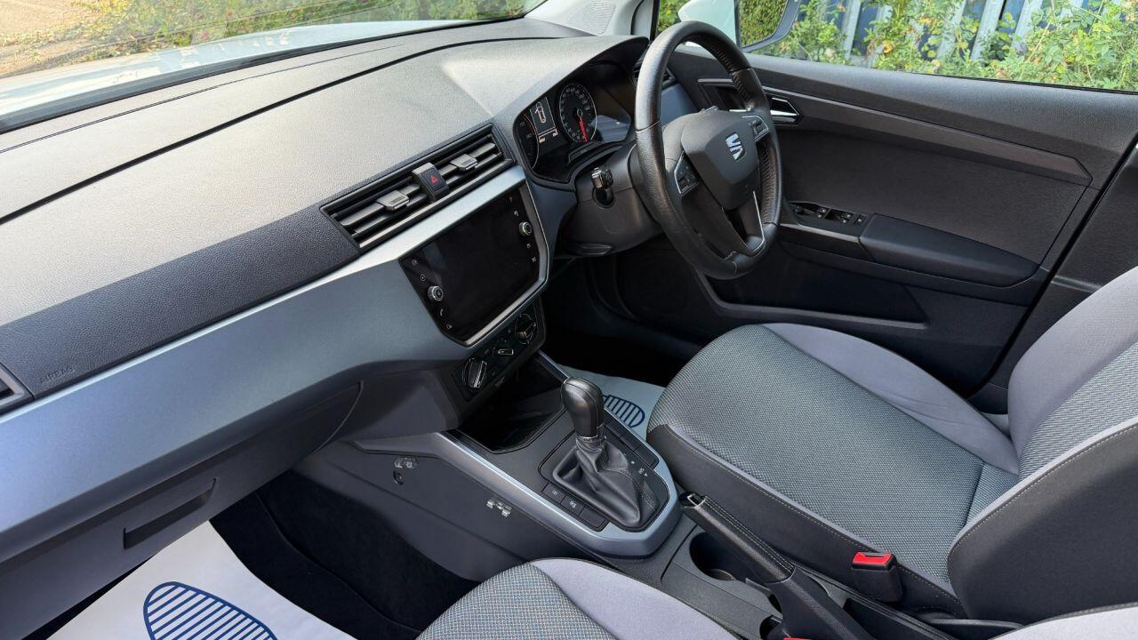 Seat Arona view 8