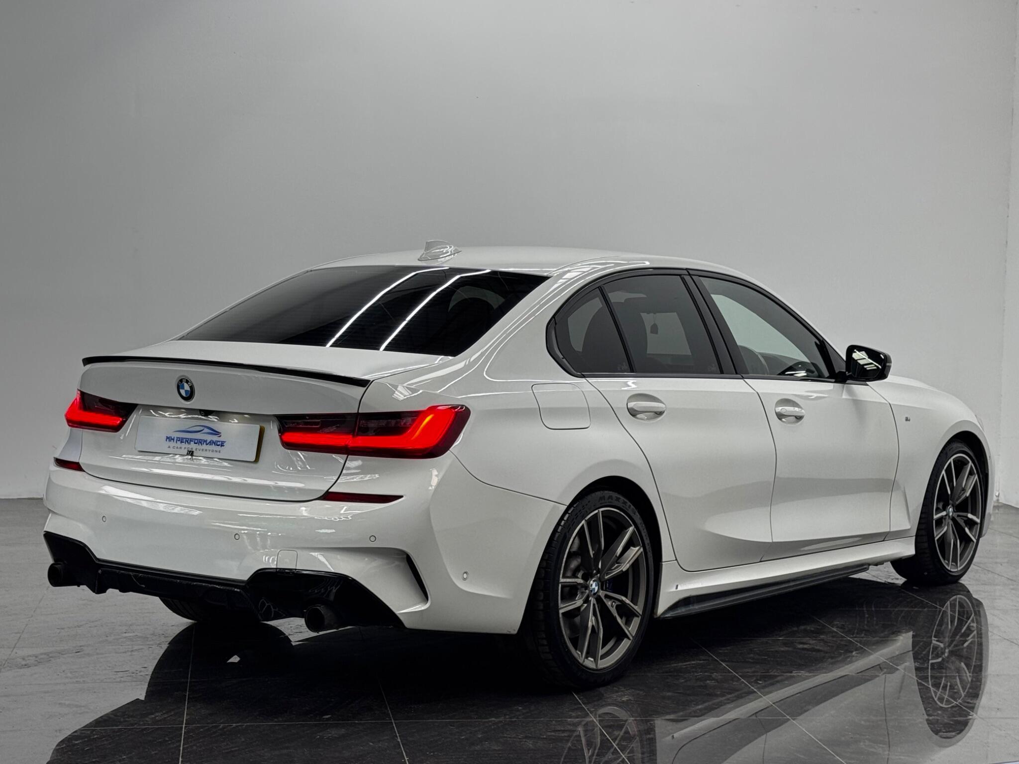 BMW 3 Series view 37