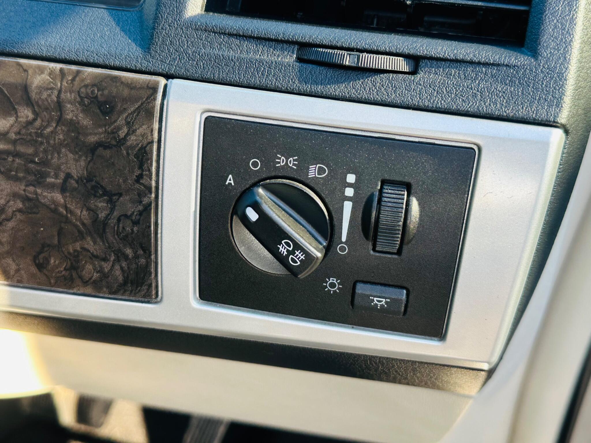 Chrysler Grand Voyager view 21