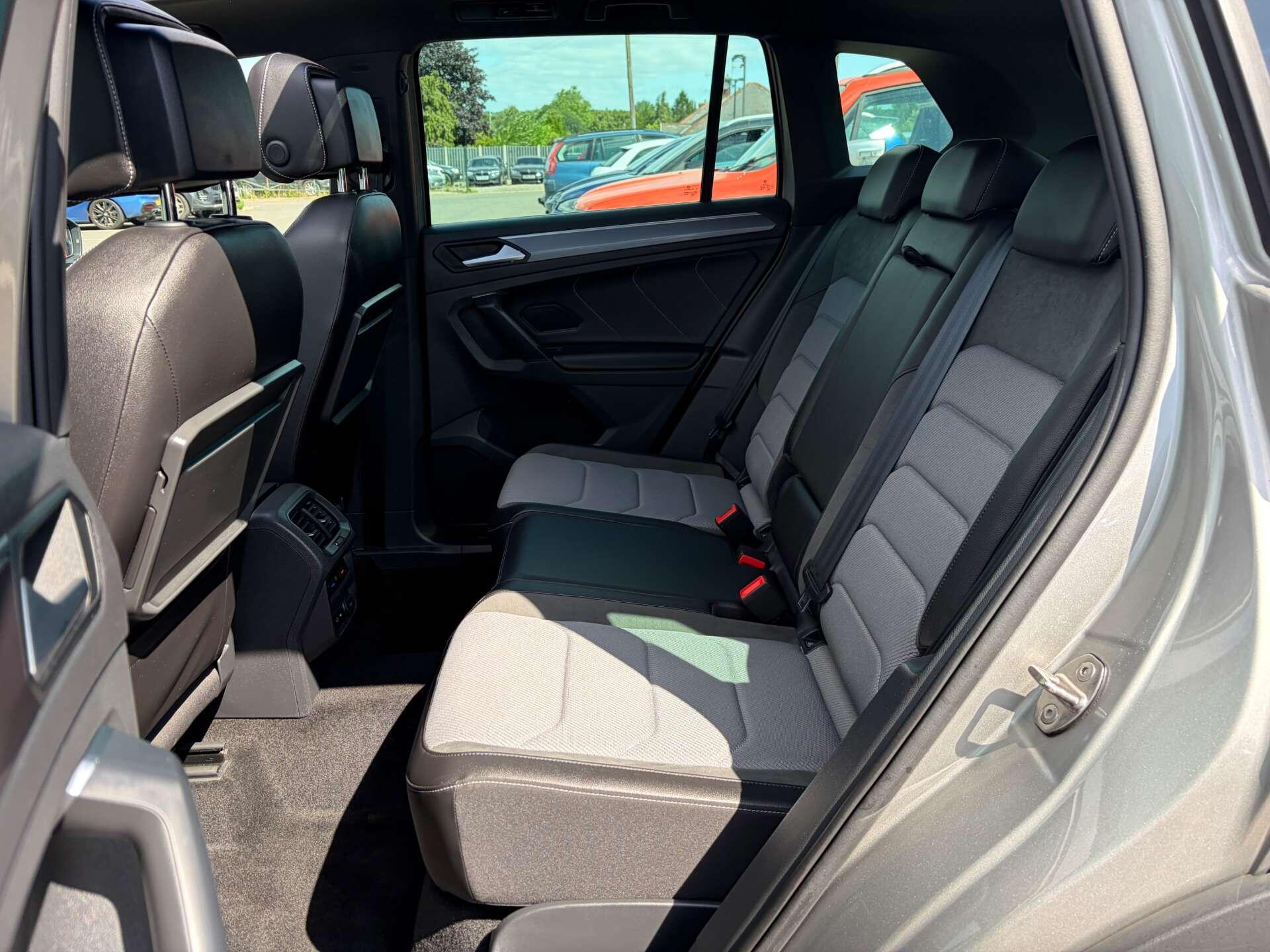 Volkswagen Tiguan view 20
